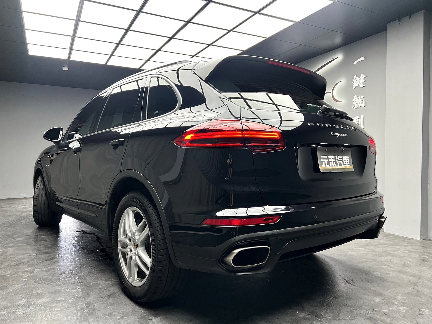🔥2015式 二代小改 保時捷 凱燕 Porsche Cayenne Diesel 選配天窗/電子懸吊/14向記憶座椅🔥(107)【阿龍中古車 0968-691-205】【父親節特惠好禮雙重奏✔️饗食天堂餐券4張+✔️開運888紅包】  第2張相片