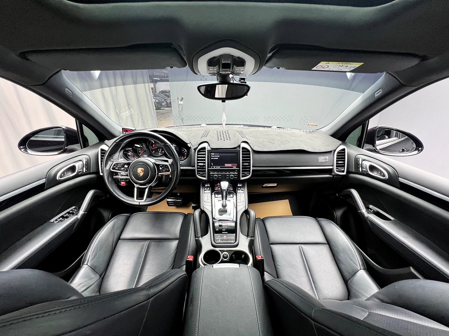 🔥2015式 二代小改 保時捷 凱燕 Porsche Cayenne Diesel 選配天窗/電子懸吊/14向記憶座椅🔥(107)【阿龍中古車 0968-691-205】【父親節特惠好禮雙重奏✔️饗食天堂餐券4張+✔️開運888紅包】  第3張相片