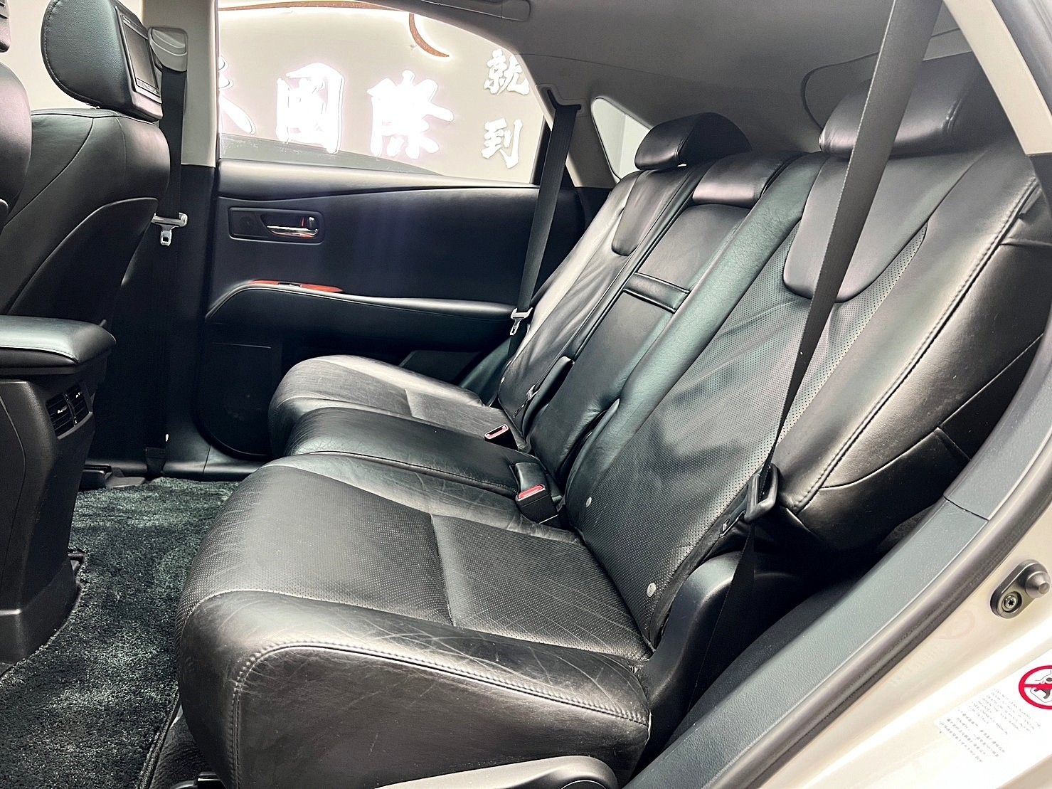 🔥2011式 Lexus RX450h 四驅 全景天窗 HUD抬顯 雙前通風椅 🔥(256)【阿龍中古車 0968-691-205】【父親節特惠好禮雙重奏✔️饗食天堂餐券4張+✔️開運888紅包】  第2張相片