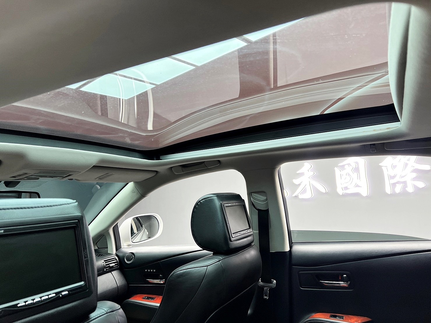 🔥2011式 Lexus RX450h 四驅 全景天窗 HUD抬顯 雙前通風椅 🔥(256)【阿龍中古車 0968-691-205】【父親節特惠好禮雙重奏✔️饗食天堂餐券4張+✔️開運888紅包】  第3張相片