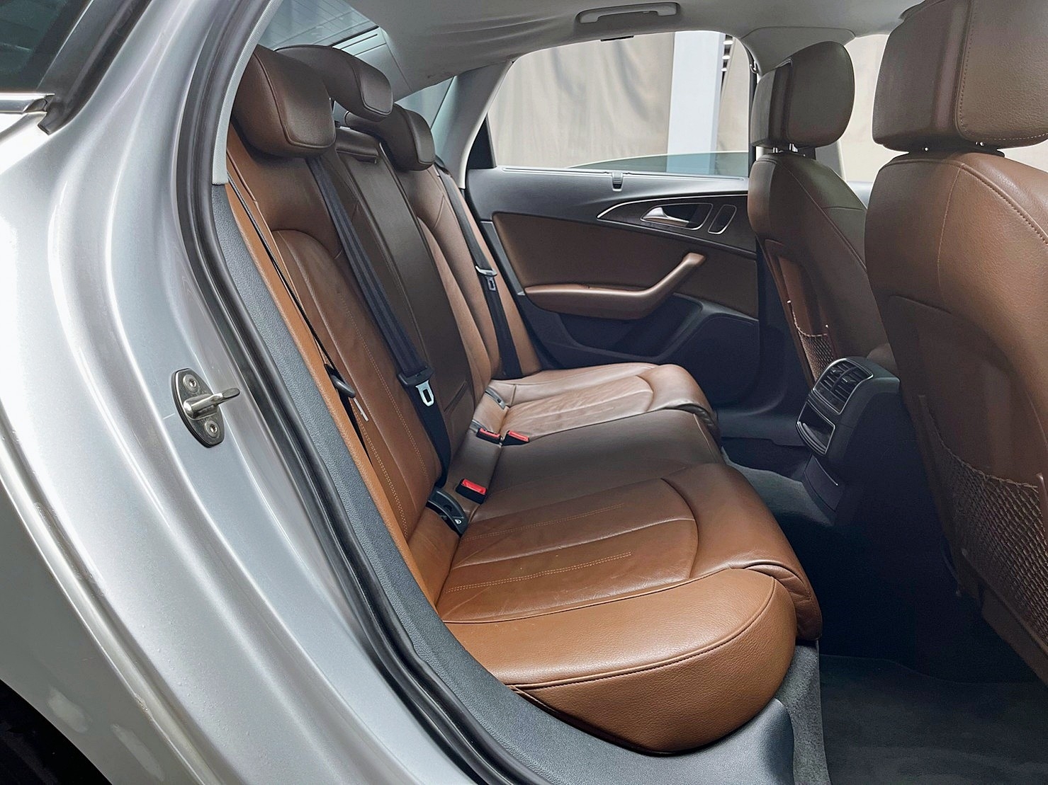🔥2012 Audi A6 天窗/電尾門 🔥(252)【阿龍中古車 0968-691-205】【父親節特惠好禮雙重奏✔️饗食天堂餐券4張+✔️開運888紅包】  第2張相片
