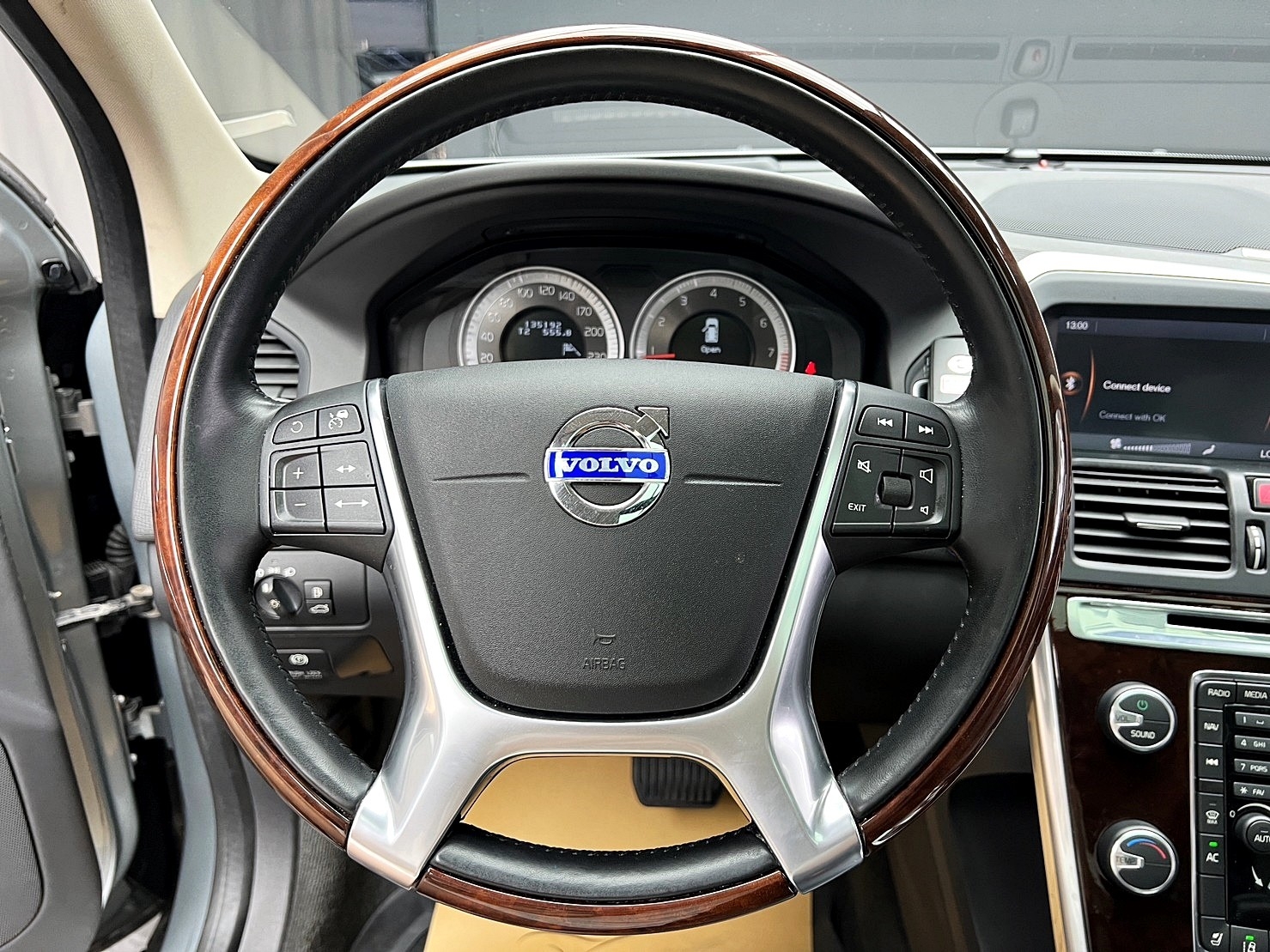 🔥2012 Volvo XC60 T5 跟車旗艦版 全景天窗🔥(074)【阿龍中古車 0968-691-205】【父親節特惠好禮雙重奏✔️饗食天堂餐券4張+✔️開運888紅包】  第5張相片