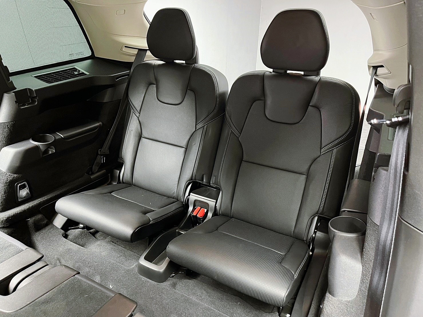 🔥2018 Volvo XC90 T5 Inscription 四驅 七人座 ACC跟車 HUD環景 抬顯 B&W 🔥(231)【阿龍中古車 0968-691-205】【父親節特惠好禮雙重奏✔️饗食天堂餐券4張+✔️開運888紅包】  第3張相片
