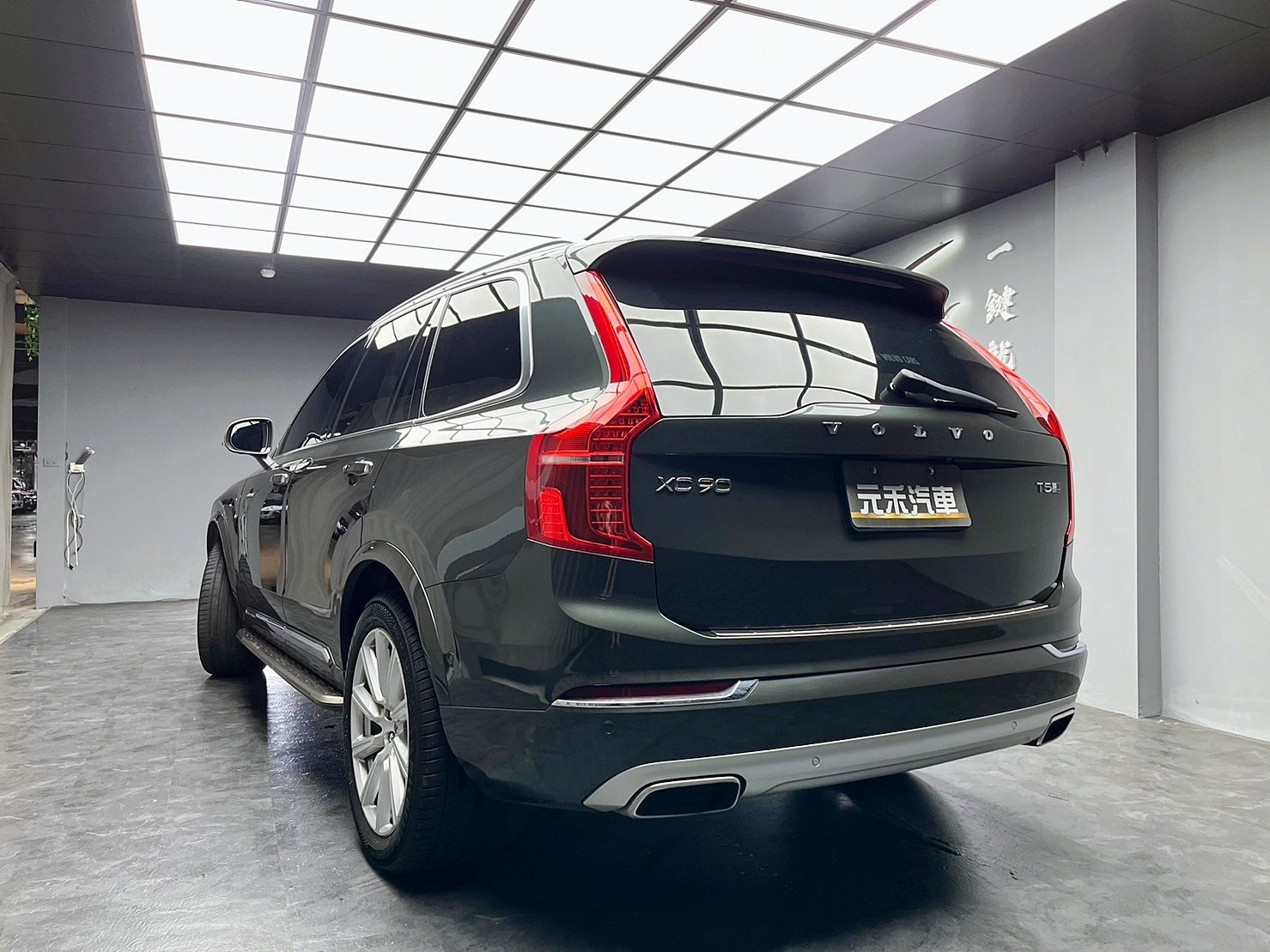 🔥2018 Volvo XC90 T5 Inscription 四驅 七人座 ACC跟車 HUD環景 抬顯 B&W 🔥(231)【阿龍中古車 0968-691-205】【父親節特惠好禮雙重奏✔️饗食天堂餐券4張+✔️開運888紅包】  第4張相片
