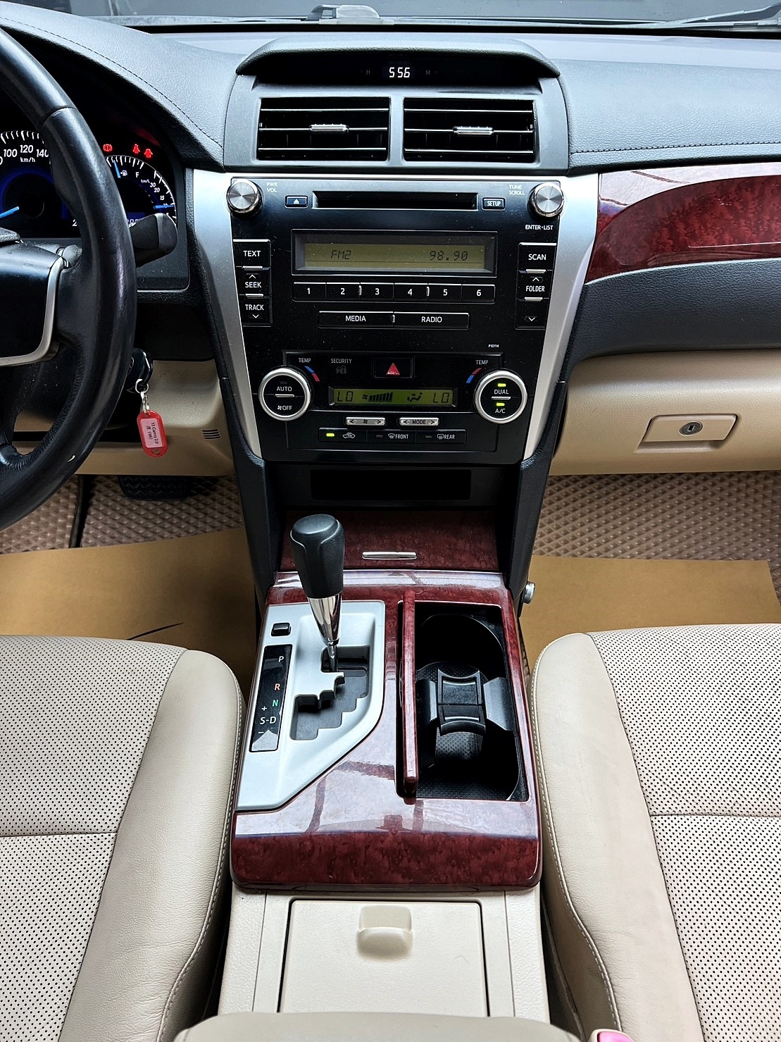 🔥2013 Toyota Camry E版 冠美麗 HUD抬顯 超值實用 代步車 🔥(096)【阿龍中古車 0968-691-205】【父親節特惠好禮雙重奏✔️饗食天堂餐券4張+✔️開運888紅包】  第5張相片