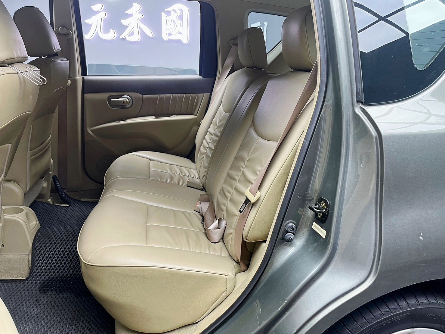 🔥2010式 樂威娜 Nissan Livina B 超省油買菜車 代步車 🔥(201)【阿龍中古車 0968-691-205】【父親節特惠好禮雙重奏✔️饗食天堂餐券4張+✔️開運888紅包】  第2張相片
