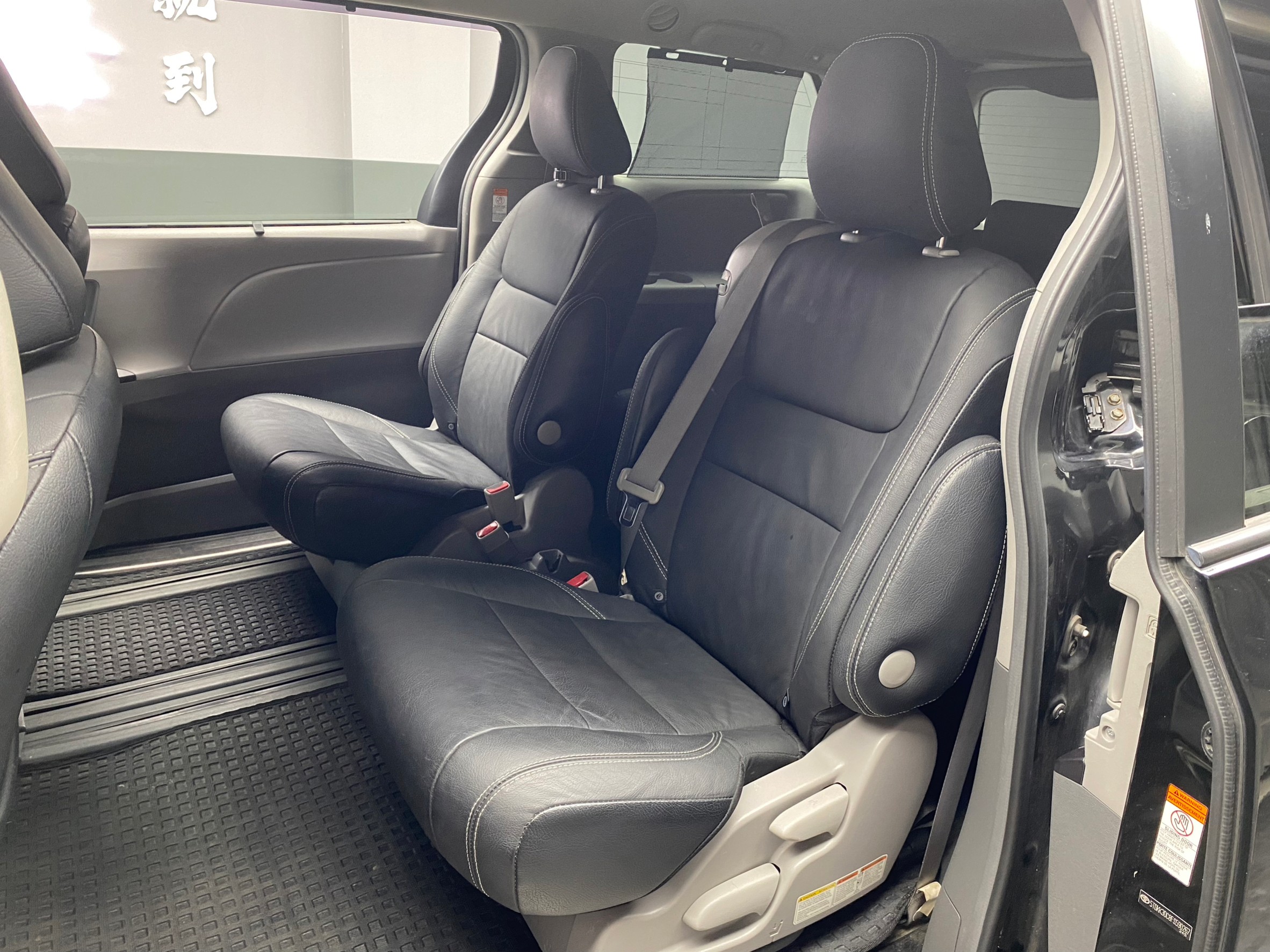 🔥2015 Toyota Sienna 3.5 LE 八人座 雙電滑門 安卓機 後座影音🔥(076)【阿龍中古車 0968-691-205】【父親節特惠好禮雙重奏✔️饗食天堂餐券4張+✔️開運888紅包】  第2張相片
