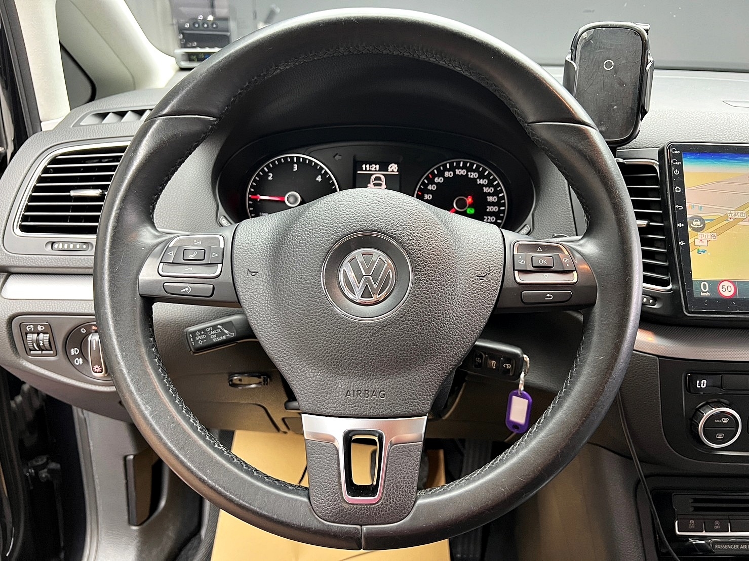🔥2014 VW Sharan BMT Comfortine 雪倫 安卓機/環景 柴油 七人座 🔥(199)【阿龍中古車 0968-691-205】【父親節特惠好禮雙重奏✔️饗食天堂餐券4張+✔️開運888紅包】  第5張相片