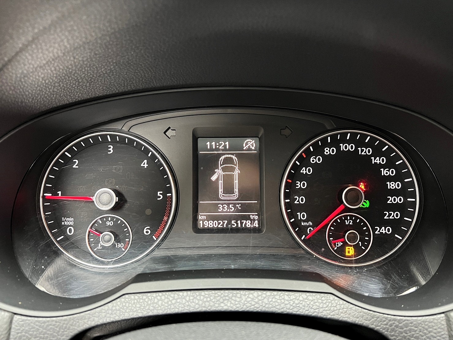 🔥2014 VW Sharan BMT Comfortine 雪倫 安卓機/環景 柴油 七人座 🔥(199)【阿龍中古車 0968-691-205】【父親節特惠好禮雙重奏✔️饗食天堂餐券4張+✔️開運888紅包】  第6張相片
