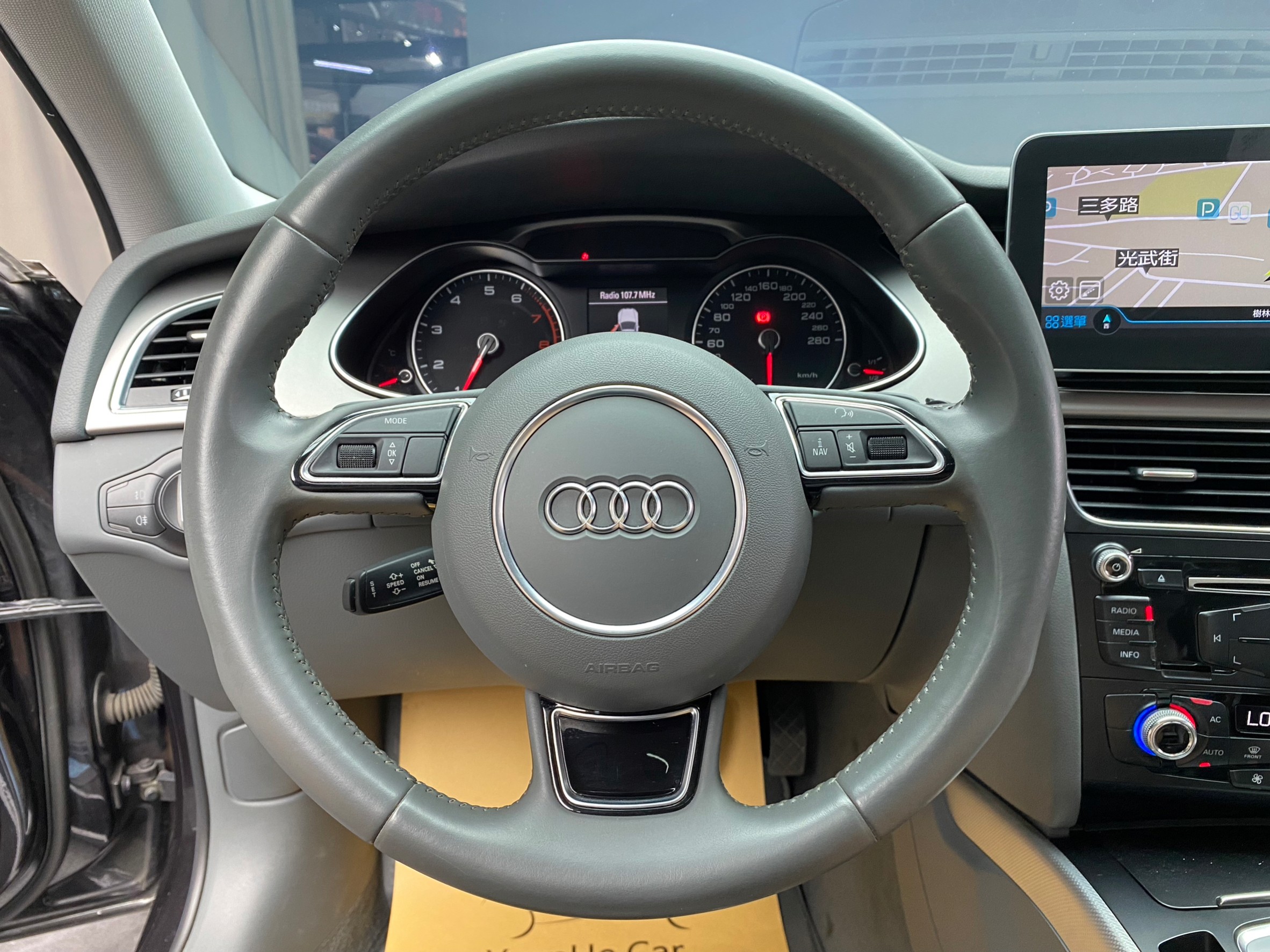 🔥2012 Audi A4 Sedan 安卓機 高CP值進口房車🔥(027)【阿龍中古車 0968-691-205】【父親節特惠好禮雙重奏✔️饗食天堂餐券4張+✔️開運888紅包】  第5張相片