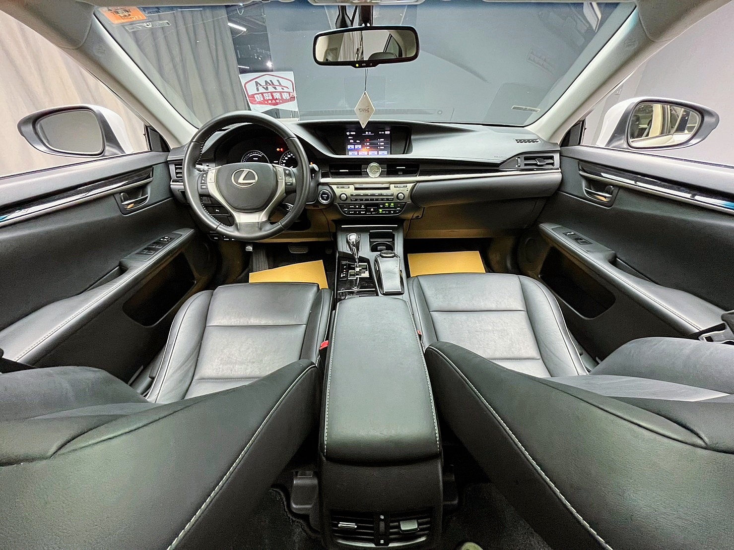 🔥2014 六代改款 ES300h 豪華版 高CP值油電紳士🔥(115) 【阿龍中古車 0968-691-205】【父親節特惠好禮雙重奏✔️饗食天堂餐券4張+✔️開運888紅包】  第4張相片