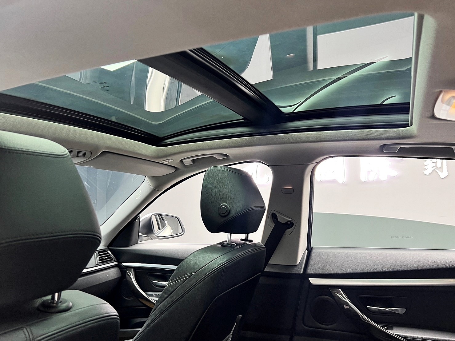 🔥2016式 BMW F34 320i GT 閃耀版全景天窗 電尾翼 Luxury Line套件 320GT 🔥(077)【阿龍中古車 0968-691-205】【父親節特惠好禮雙重奏✔️饗食天堂餐券4張+✔️開運888紅包】  第3張相片