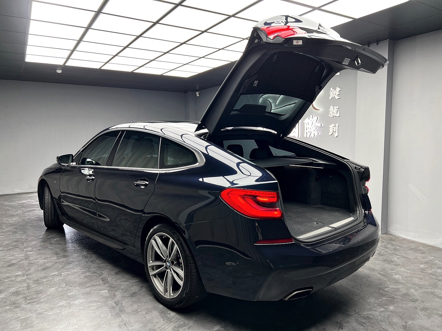 🔥2018式 BMW G32 630i GT M 5AS 電尾翼 HK音響 🔥(037)【阿龍中古車 0968-691-205】【父親節特惠好禮雙重奏✔️饗食天堂餐券4張+✔️開運888紅包】  第3張相片