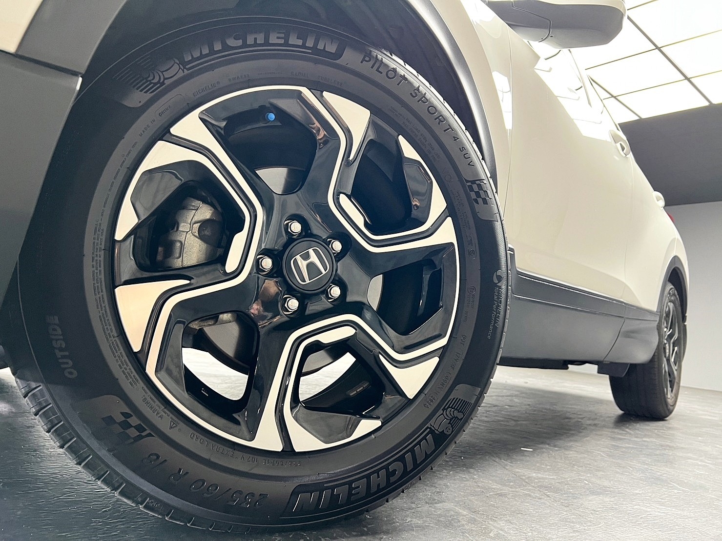 🔥 2018式 Honda CRV 1.5 VTi-S 🔥✅有馬力✅大空間✅省油稅(072)【阿龍中古車 0968-691-205】★父親節特惠好禮雙重奏✔️饗食天堂餐券4張+✔️開運888紅包★  第2張相片