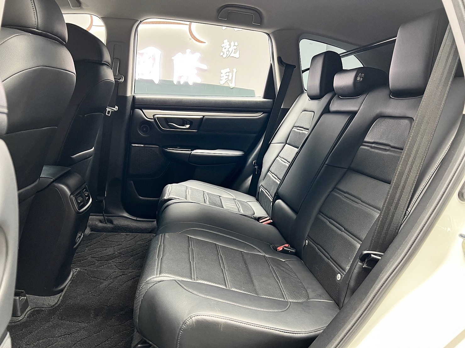 🔥 2018式 Honda CRV 1.5 VTi-S 🔥✅有馬力✅大空間✅省油稅(072)【阿龍中古車 0968-691-205】★父親節特惠好禮雙重奏✔️饗食天堂餐券4張+✔️開運888紅包★  第3張相片