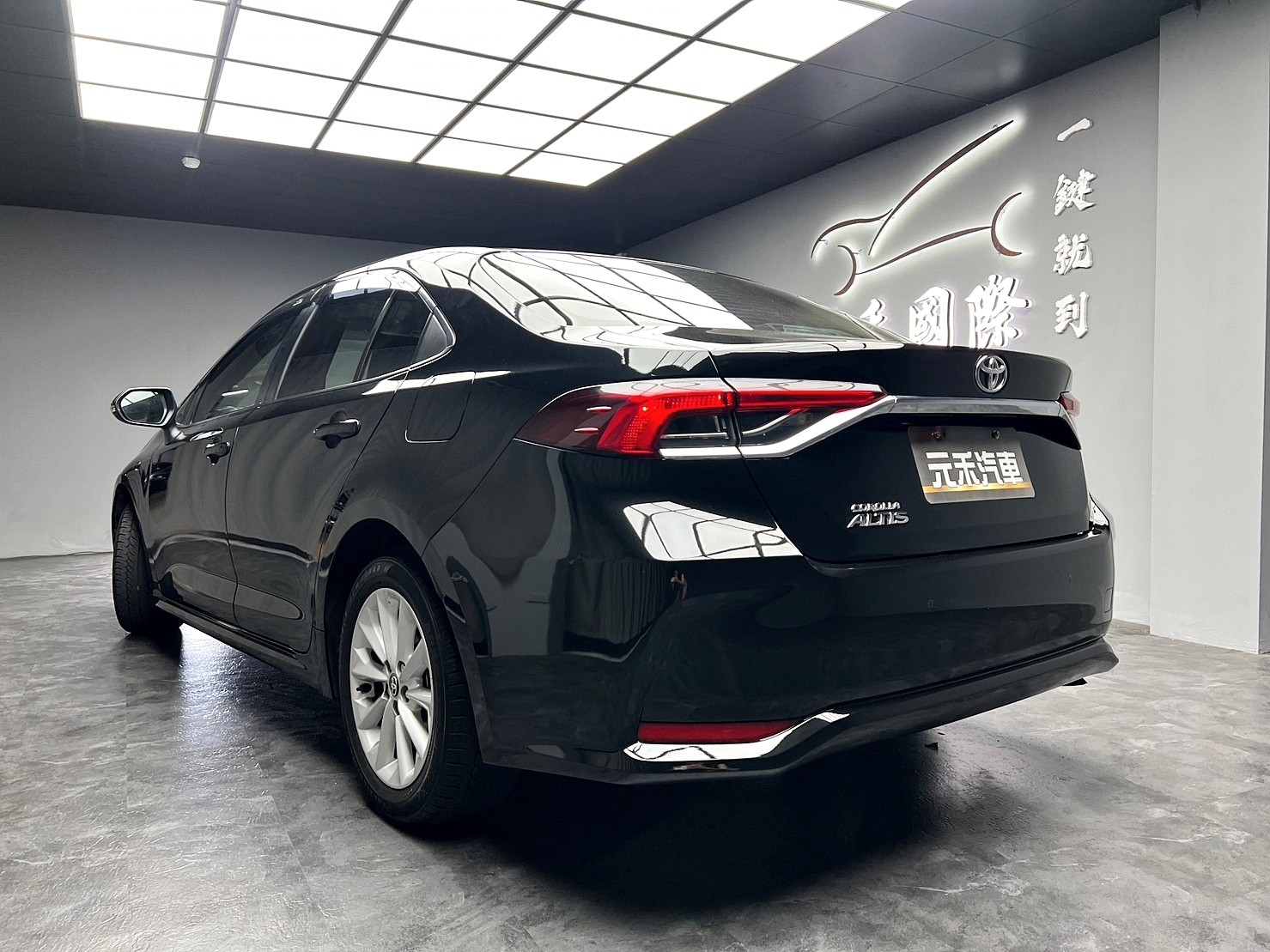熱銷房車🔥2019 阿提斯 Toyota Corolla Altis 豪華版 ACC跟車 🔥(049)【阿龍中古車 0968-691-205】★父親節特惠好禮雙重奏✔️饗食天堂餐券4張+✔️開運888紅包★  第2張相片