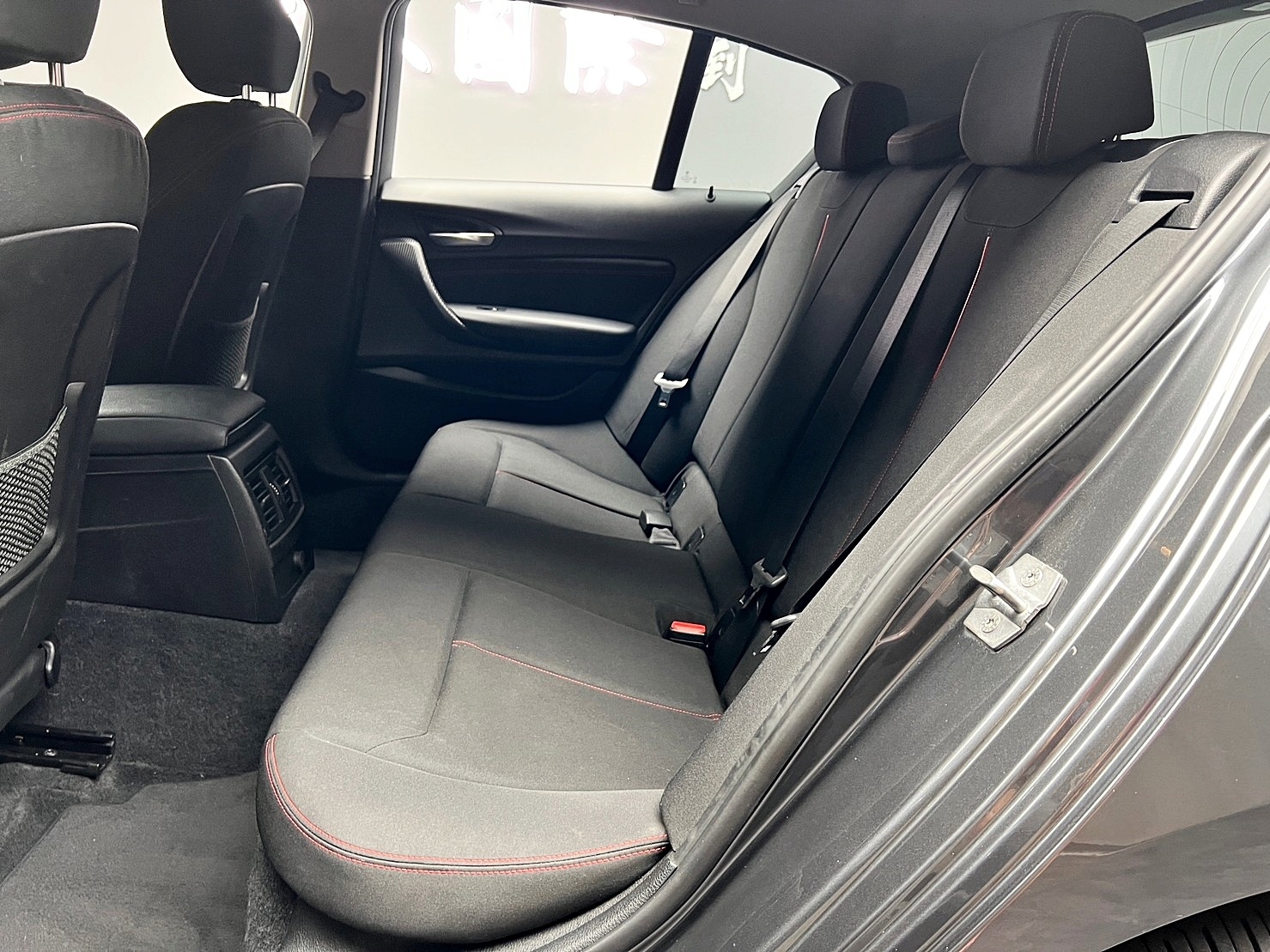 🔥2013 F20 BMW 116i Sport Line 升級M版外觀套件/HK音響🔥(107)【阿龍中古車 0968-691-205】★父親節特惠好禮雙重奏✔️饗食天堂餐券4張+✔️開運888紅  第3張相片