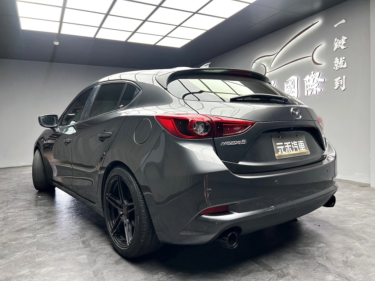 熱銷五門掀背🔥2019 馬三 Mazda3 尊榮進化版🔥(114)【阿龍中古車 0968-691-205】★父親節特惠好禮雙重奏✔️饗食天堂餐券4張+✔️開運888紅包  第7張相片