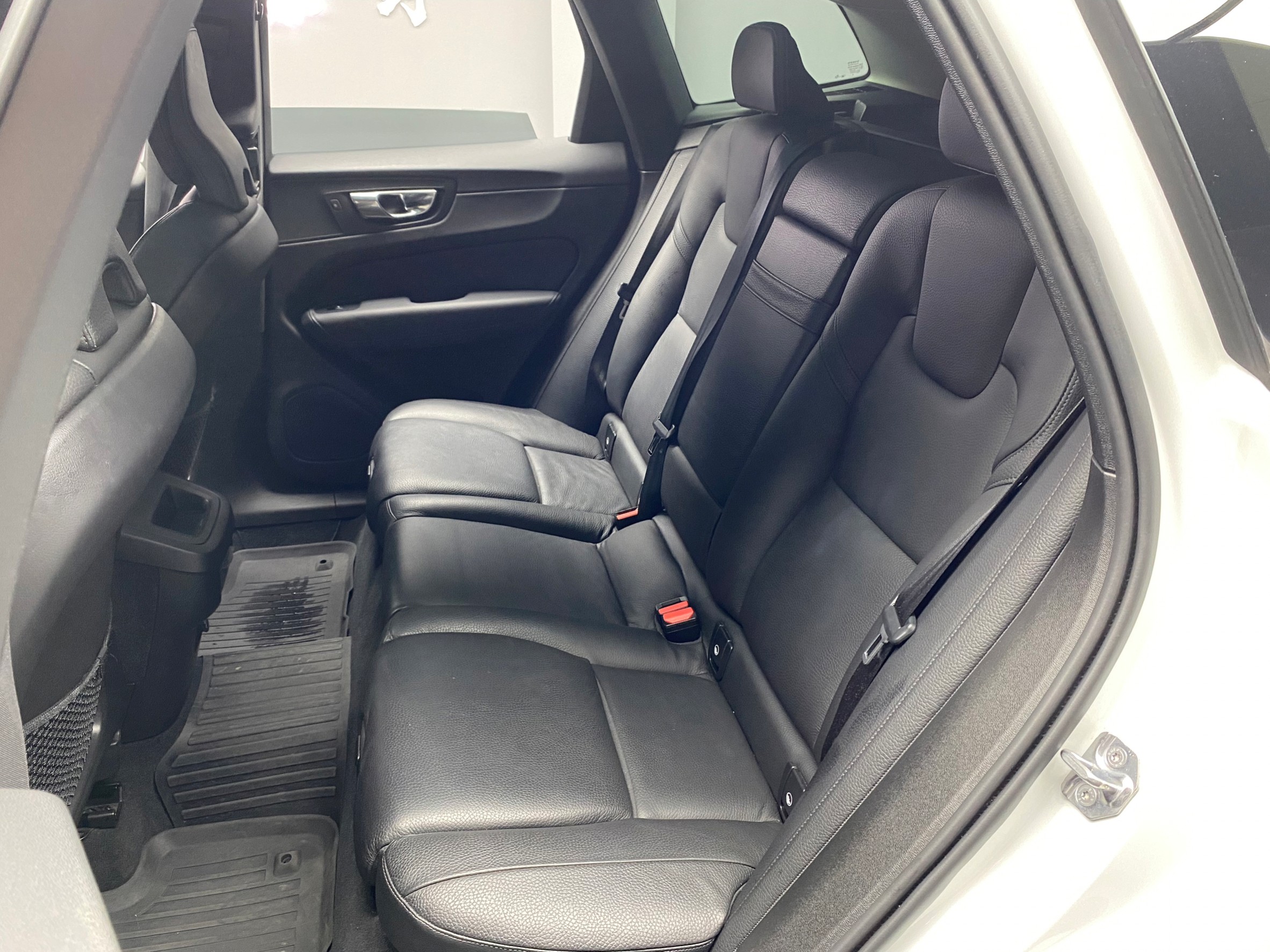 🔥2020 Volvo XC60 B5 Momentum 48V 輕油電 ACC跟車 HK音響 🔥(088) 【阿龍中古車 0968-691-205】★父親節特惠好禮雙重奏✔️饗食天堂餐券4張+✔️開運888紅包	  第2張相片