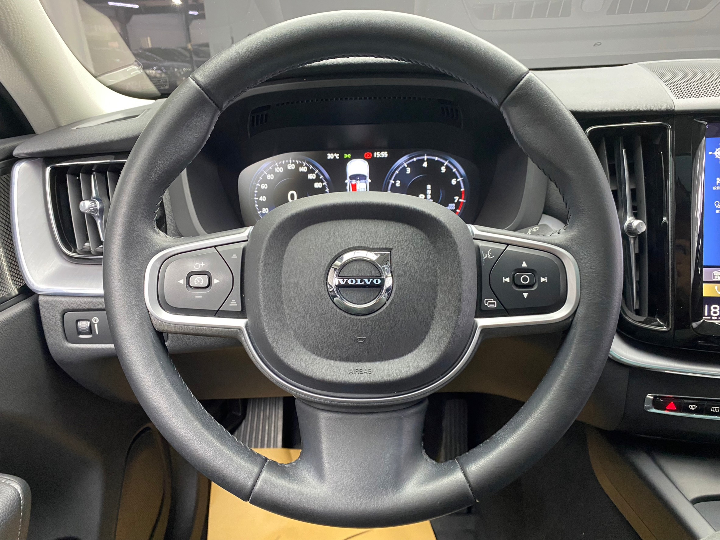 🔥2020 Volvo XC60 B5 Momentum 48V 輕油電 ACC跟車 HK音響 🔥(088) 【阿龍中古車 0968-691-205】★父親節特惠好禮雙重奏✔️饗食天堂餐券4張+✔️開運888紅包	  第5張相片