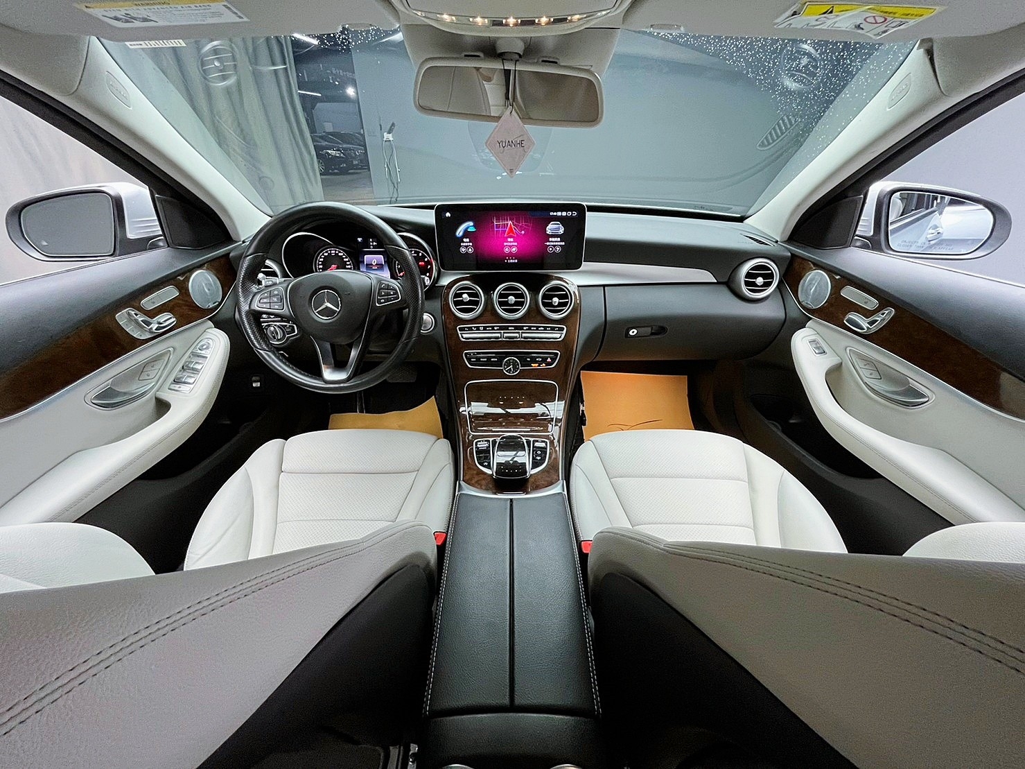 🔥2017 W205 C300 🔥 柏林之音 ACC跟車 環景 (073)【阿龍中古車 0968-691-205】★父親節特惠好禮雙重奏✔️饗食天堂餐券4張+✔️開運888紅包  第4張相片