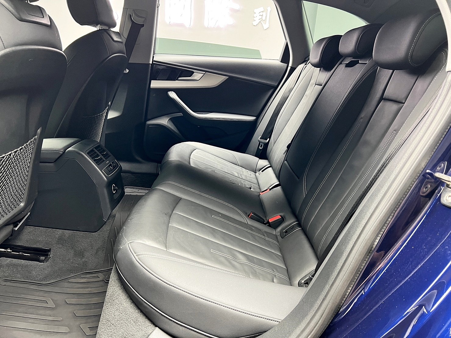 AUDI 旅行紳士🔥2020 B9.5 A4 Avant 輕油電 數位儀表 ACC跟車 僅跑1萬 🔥(113)【阿龍中古車 0968-691-205】★父親節特惠好禮雙重奏✔️饗食天堂餐券4張+✔️開運888紅包★  第9張相片