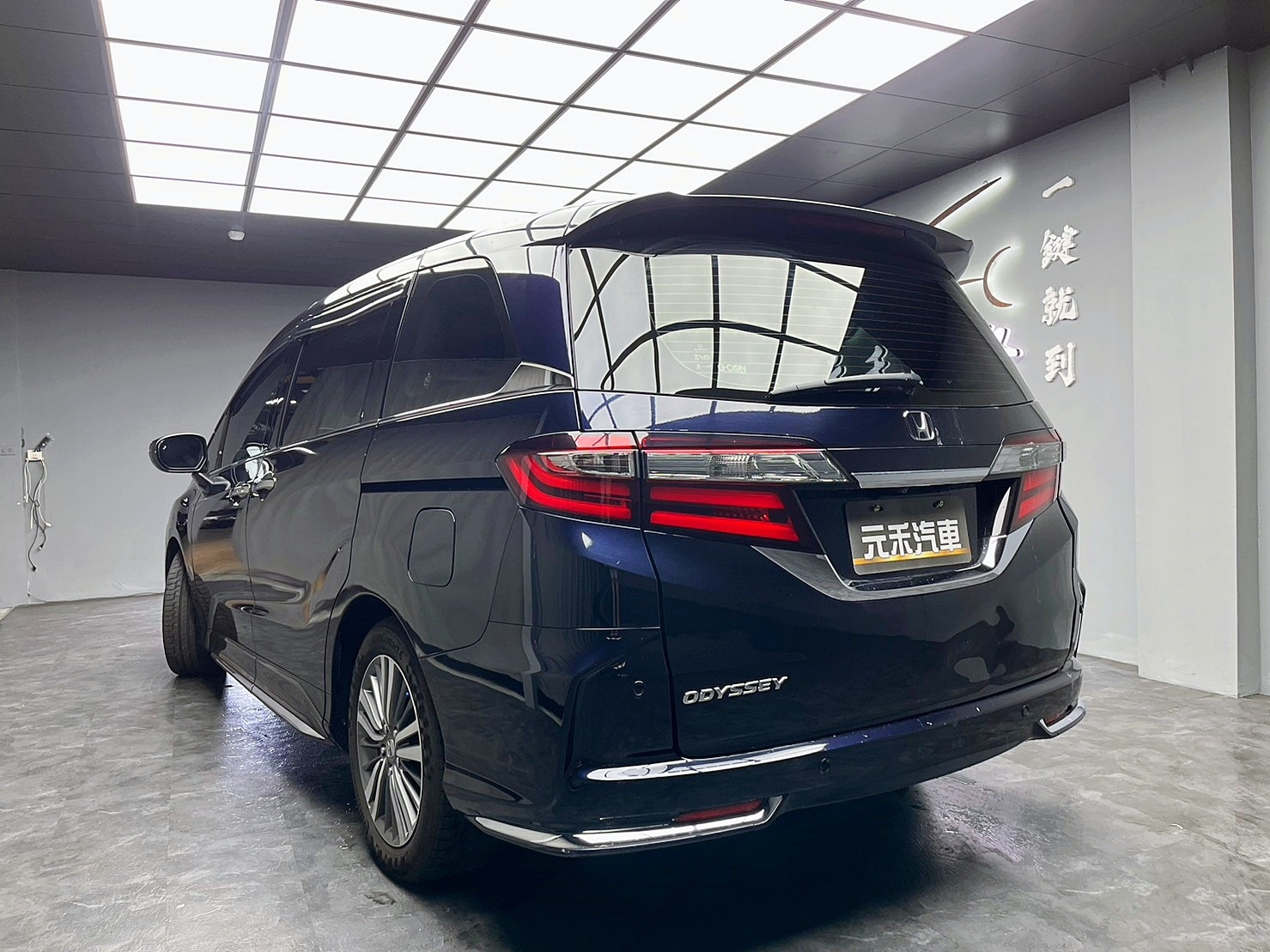 🔥2018 Honda Odyssey Apex 奧德賽 七人座 ACC跟車 雙電滑門 自動停車 環景 天窗🔥(143)【阿龍中古車 0968-691-205】★父親節特惠好禮雙重奏✔️饗食天堂餐券4張+✔️開運888紅包★  第4張相片