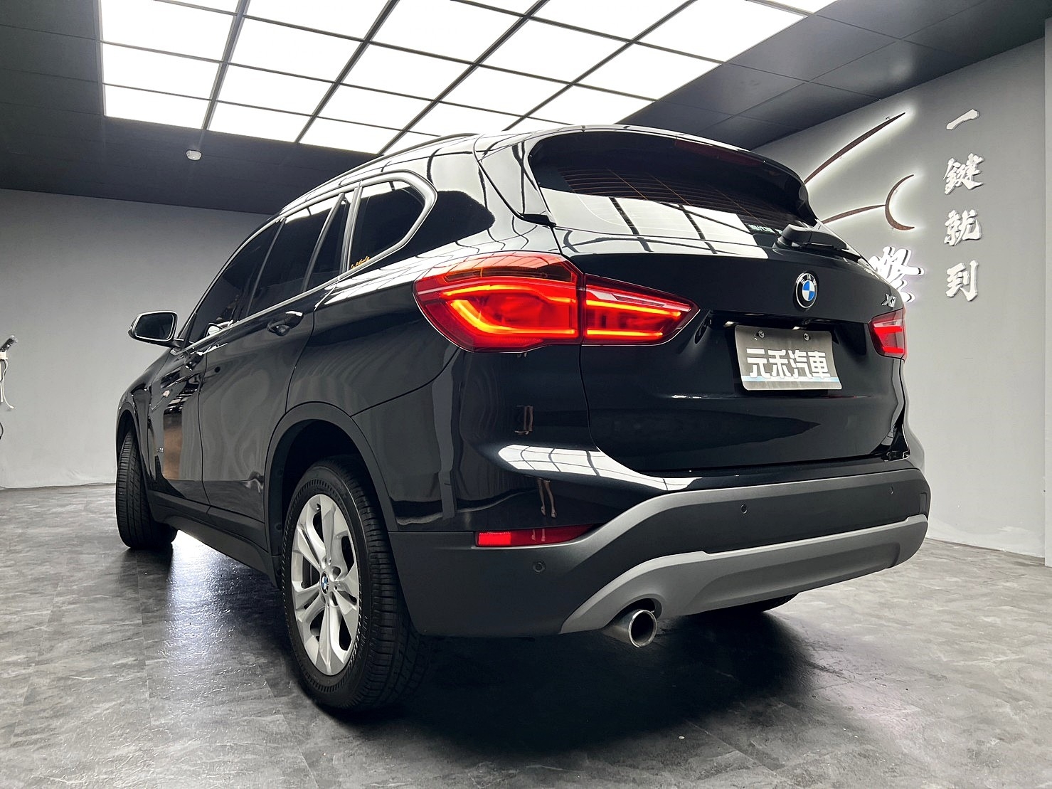 🔥2018 F48 BMW X1 sDrive18i 電尾門 跑少 🔥(081) 【阿龍中古車 0968-691-205】★父親節特惠好禮雙重奏✔️饗食天堂餐券4張+✔️開運888紅包★  第4張相片