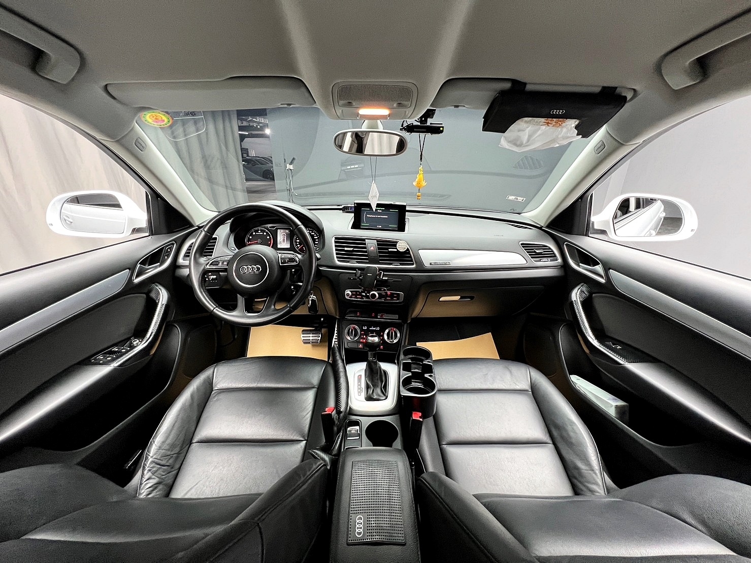 進口小休旅 🔥2013式 Mk1 Audi 奧迪 Q3 2.0 TFSI quattro 四驅 胎壓顯示 🔥(257)【阿龍中古車 0968-691-205】★父親節特惠好禮雙重奏✔️饗食天堂餐券4張+✔️開運888紅包★  第3張相片