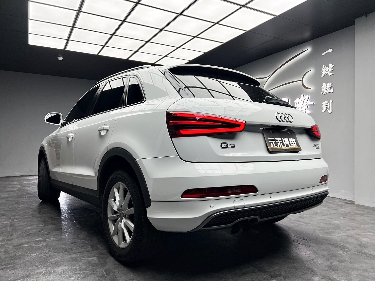 進口小休旅 🔥2013式 Mk1 Audi 奧迪 Q3 2.0 TFSI quattro 四驅 胎壓顯示 🔥(257)【阿龍中古車 0968-691-205】★父親節特惠好禮雙重奏✔️饗食天堂餐券4張+✔️開運888紅包★  第9張相片