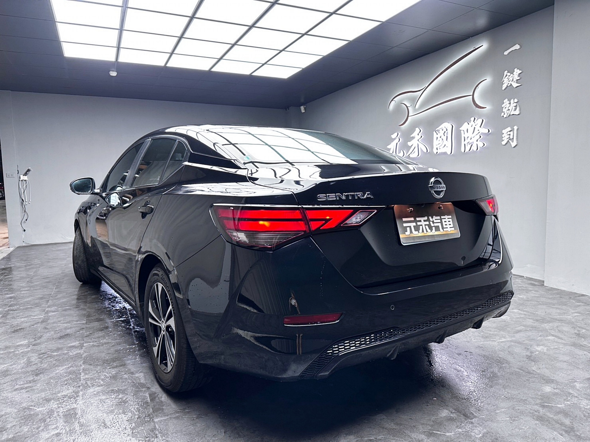 🔥2021 新款 Sentra 1.6 尊爵版 環景 ACC跟車 新車保固 🔥(103)【 阿龍中古車 0968-691-205】★父親節特惠好禮雙重奏✔️饗食天堂餐券4張+✔️開運888紅包★  第2張相片