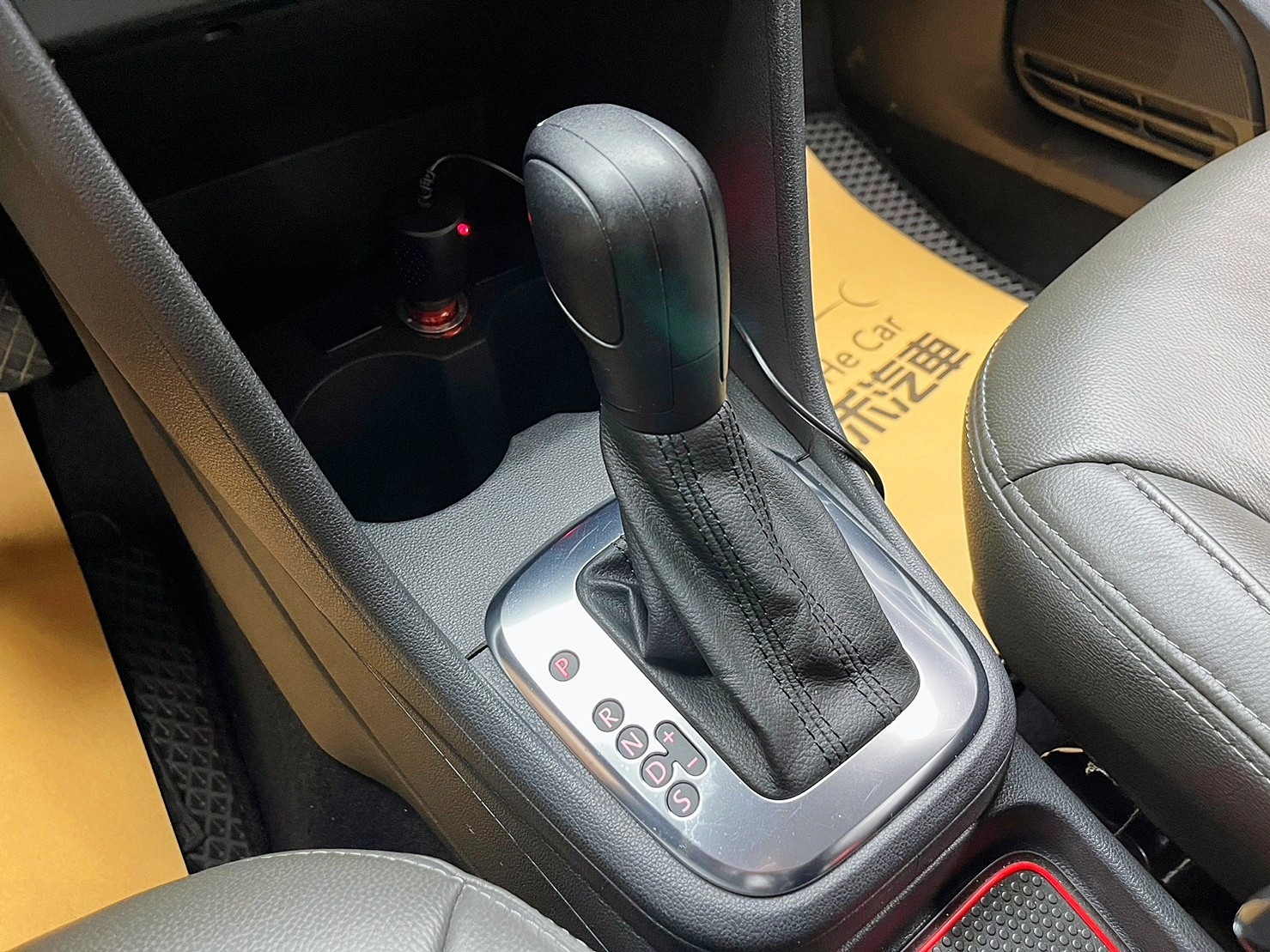 🔥2016 福斯 Vento 1.6 TL 跑少省油 實惠 代步 買菜小車 實跑五萬公里保證 🔥(073)【 阿龍中古車 0968-691-205】★父親節特惠好禮雙重奏✔️饗食天堂餐券4張+✔️開運888紅包★  第6張相片