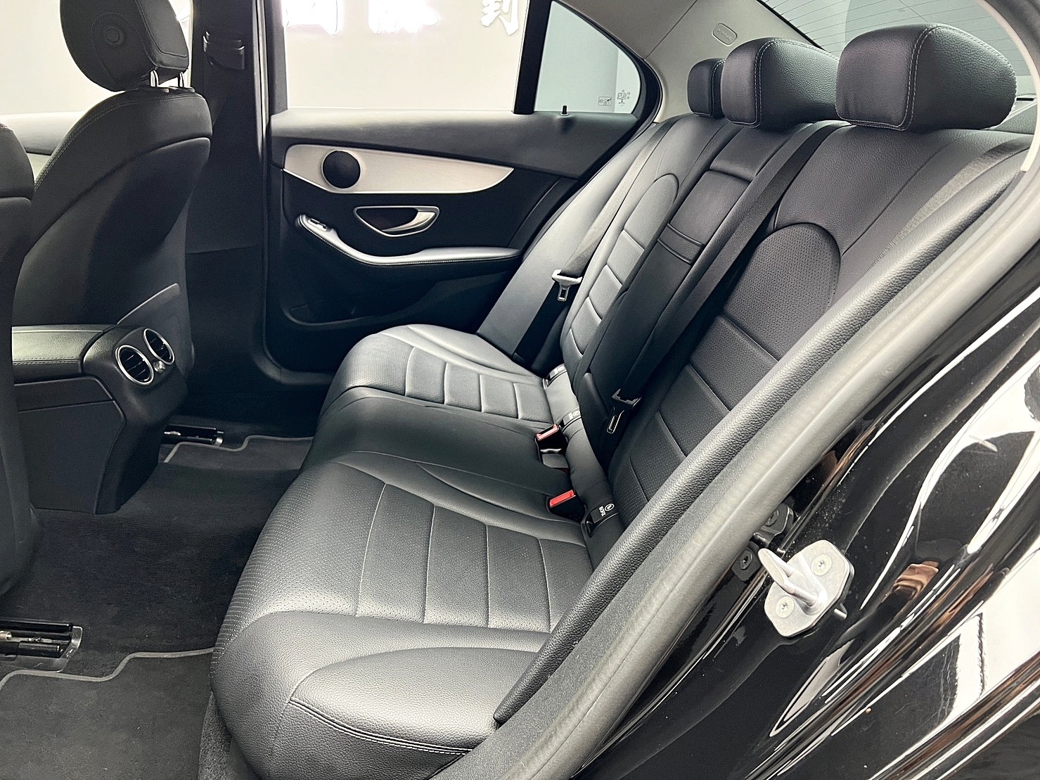 🔥2019式 W205 C200 進化版 新款 輕油電 油電 C字尾燈 盲點偵測 CarPlay 🔥(101)【 阿龍中古車 0968-691-205】★父親節特惠好禮雙重奏✔️饗食天堂餐券4張+✔️開運888紅包★  第2張相片