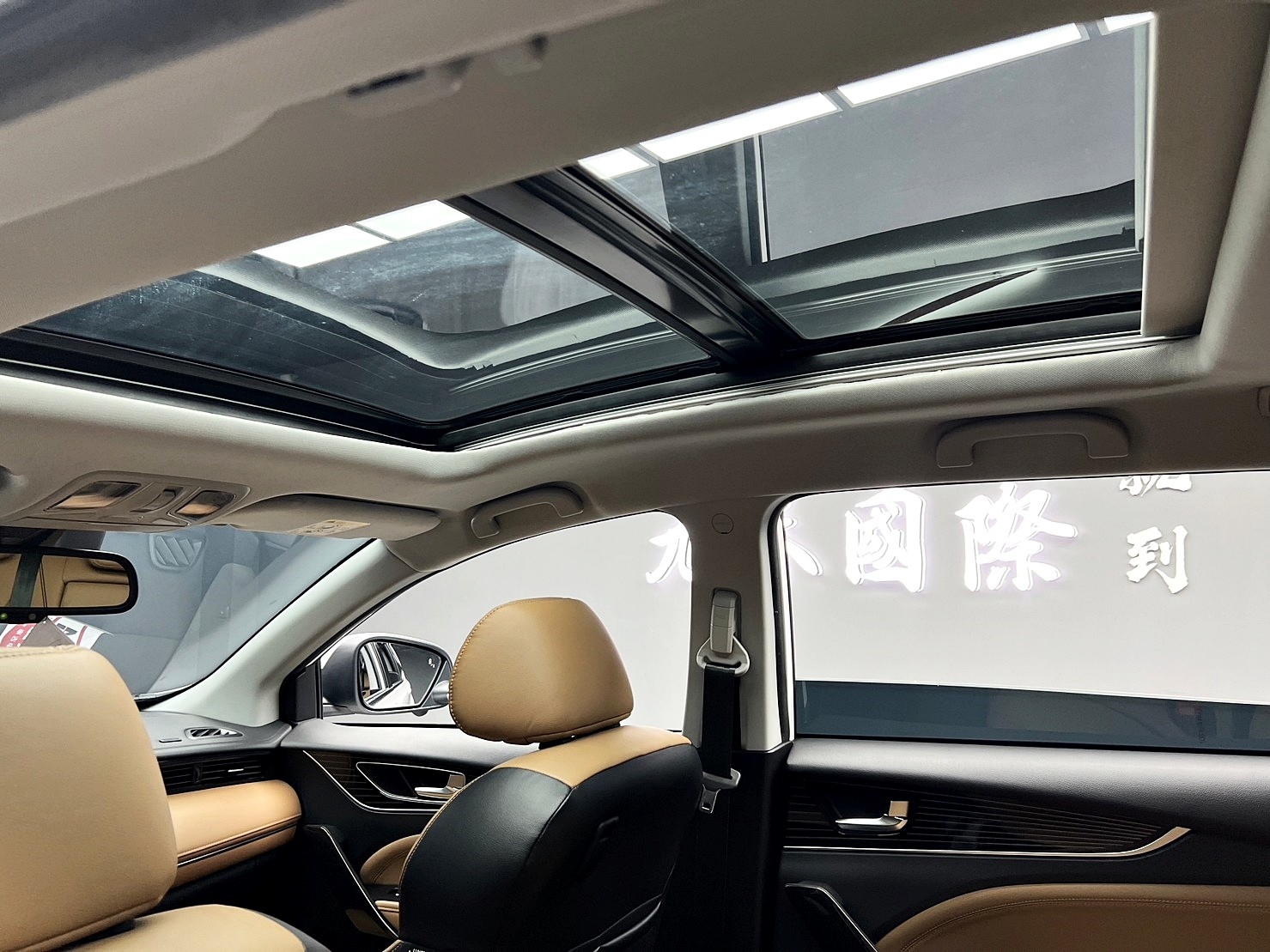 🔥2020式 納智捷 URX 七人座 旗艦款 ACC跟車 環景 🔥(233)【 阿龍中古車 0968-691-205】★父親節特惠好禮雙重奏✔️饗食天堂餐券4張+✔️開運888紅包★  第3張相片