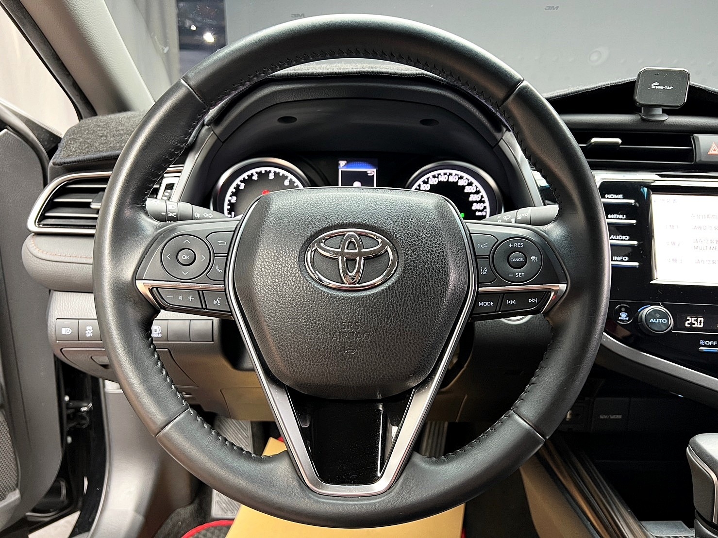 🔥2020 冠美麗 Camry 豪華版 ACC跟車 新車保固 🔥(036)【 阿龍中古車 0968-691-205】★父親節特惠好禮雙重奏✔️饗食天堂餐券4張+✔️開運888紅包★  第4張相片