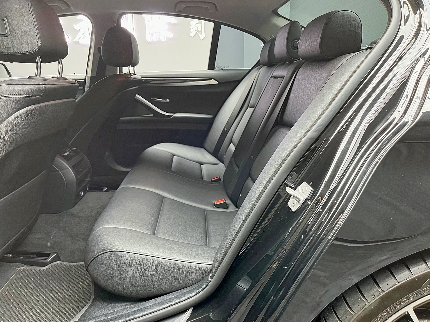 🔥2016 F10 BMW 520i 環景 電尾門 升級19吋鋁圈 🔥(137)【 阿龍中古車 0968-691-205】★父親節特惠好禮雙重奏✔️饗食天堂餐券4張+✔️開運888紅包★  第2張相片