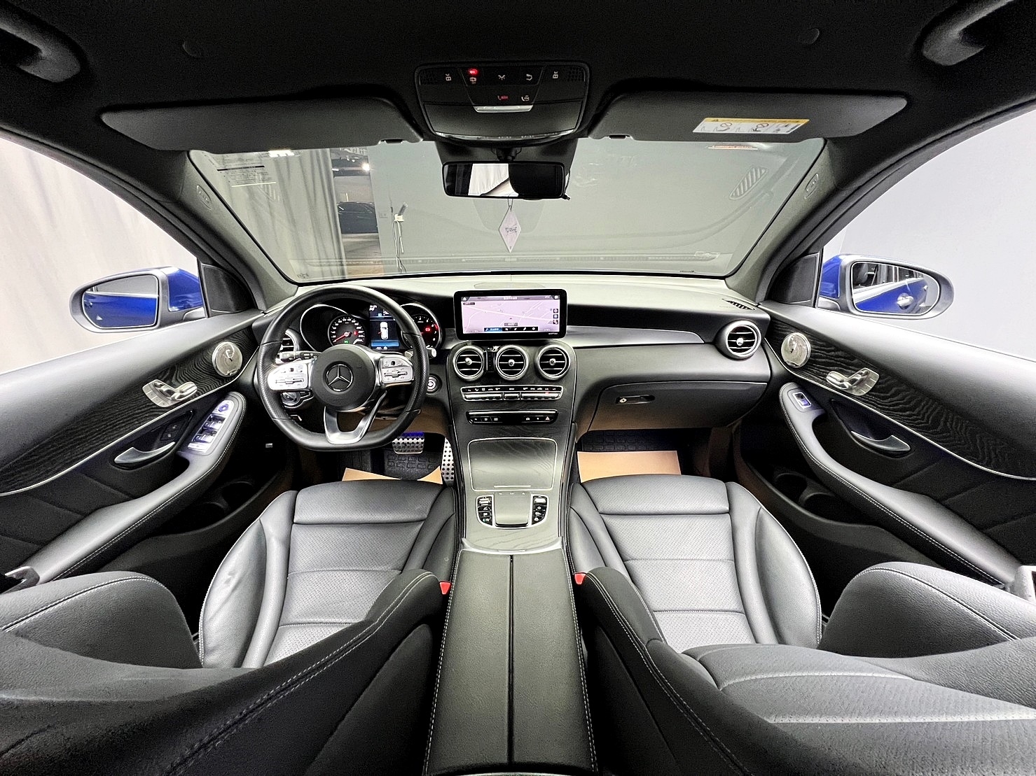 🔥2020式 小改款 X253 GLC300 2.0h 4MATIC 輕油電 黑岑木 氣氛燈 ACC跟車 🔥(123)【 阿龍中古車 0968-691-205】★父親節特惠倒數中✔️饗食天堂餐券4張+✔️開運888紅包★  第4張相片