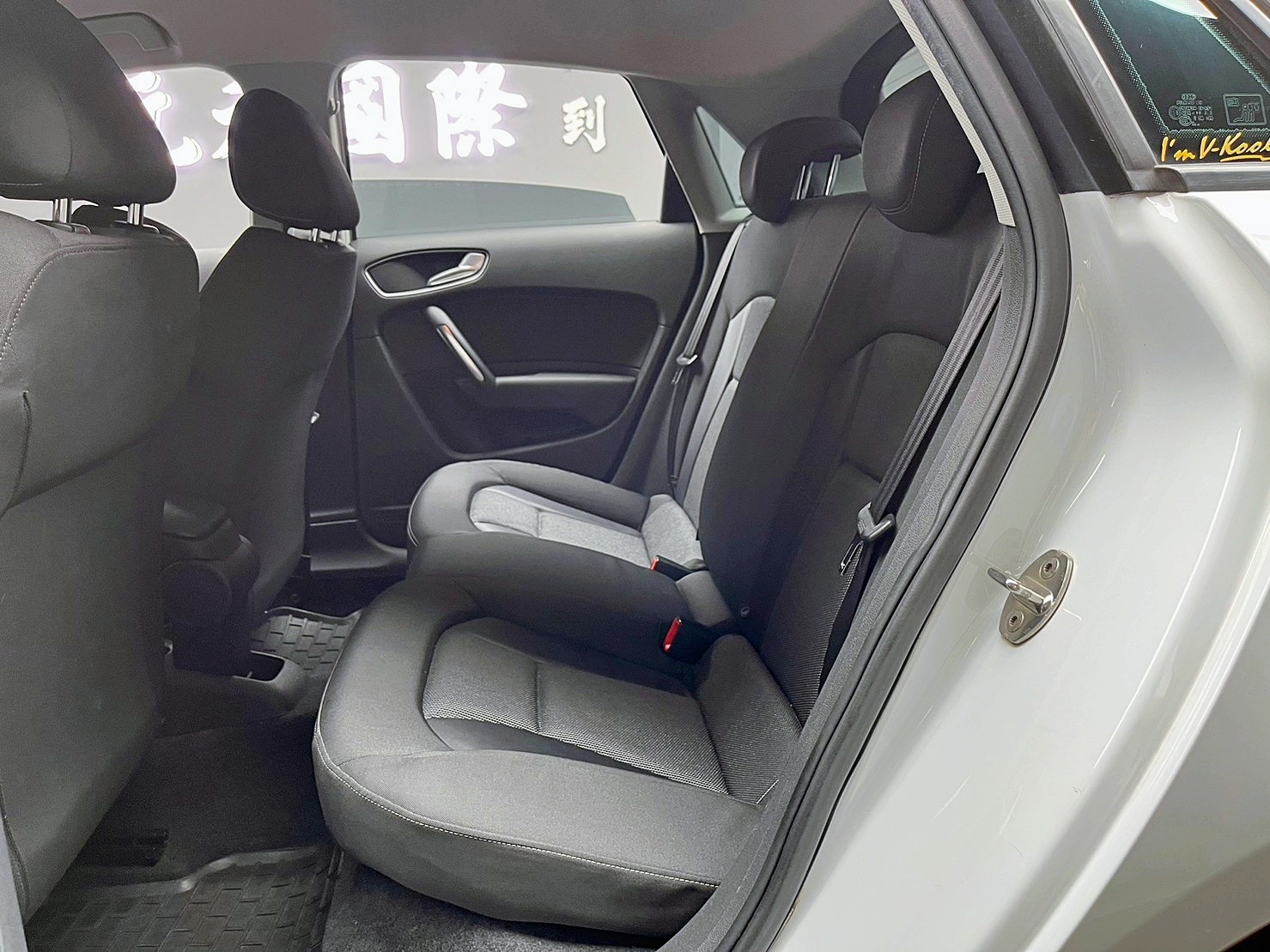 🔥2013 奧迪 A1 Sportback Luxury 進口五門 小掀背 🔥(103)【 阿龍中古車 0968-691-205】★父親節特惠倒數中✔️饗食天堂餐券4張+✔️開運888紅包★  第2張相片