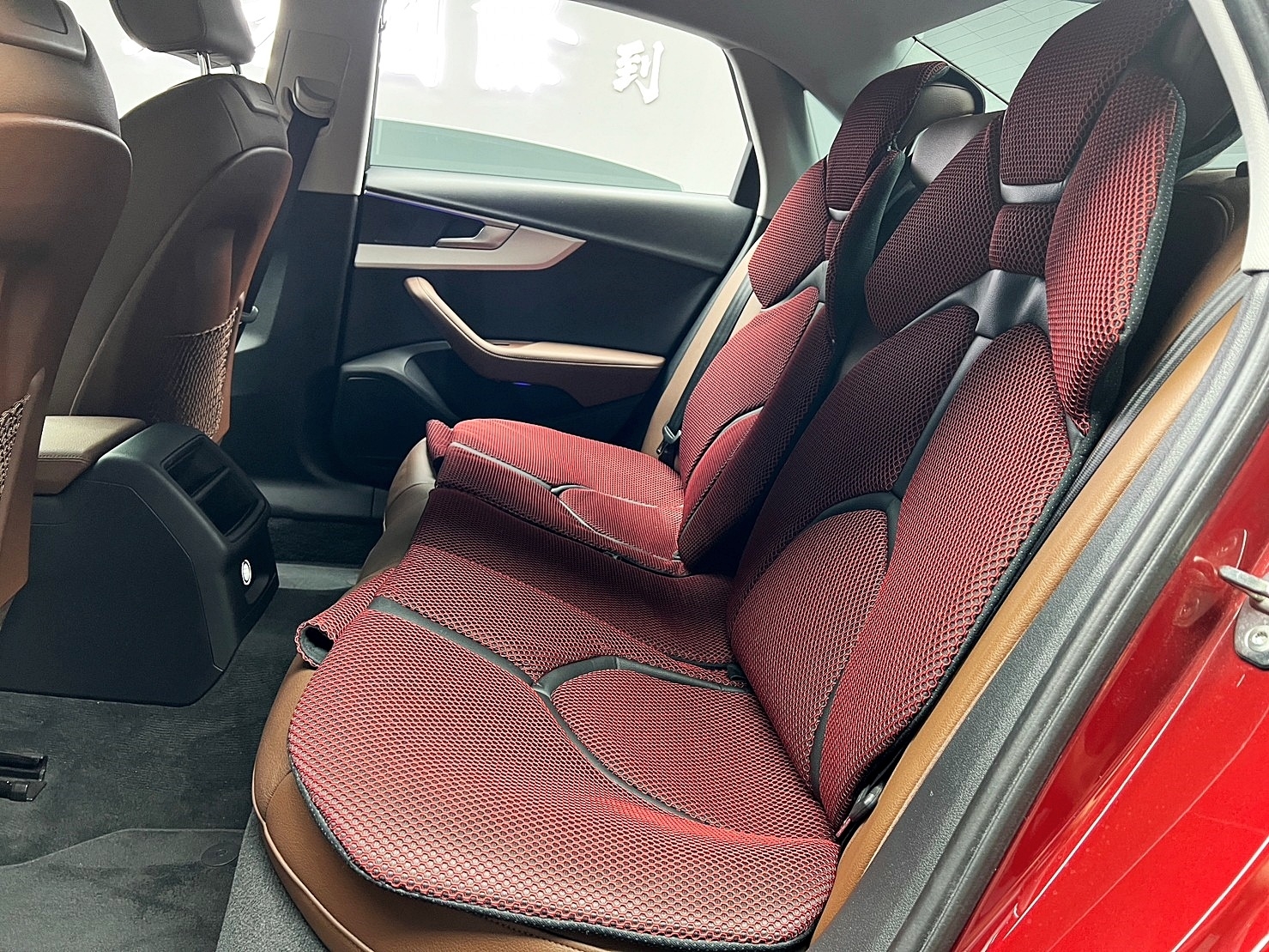 🔥 2017式 B9 Audi A4 Luxury 數位儀表 氣氛燈 RS前包圍 🔥(256)【 阿龍中古車 0968-691-205】★父親節特惠倒數中✔️饗食天堂餐券4張+✔️開運888紅包★  第3張相片