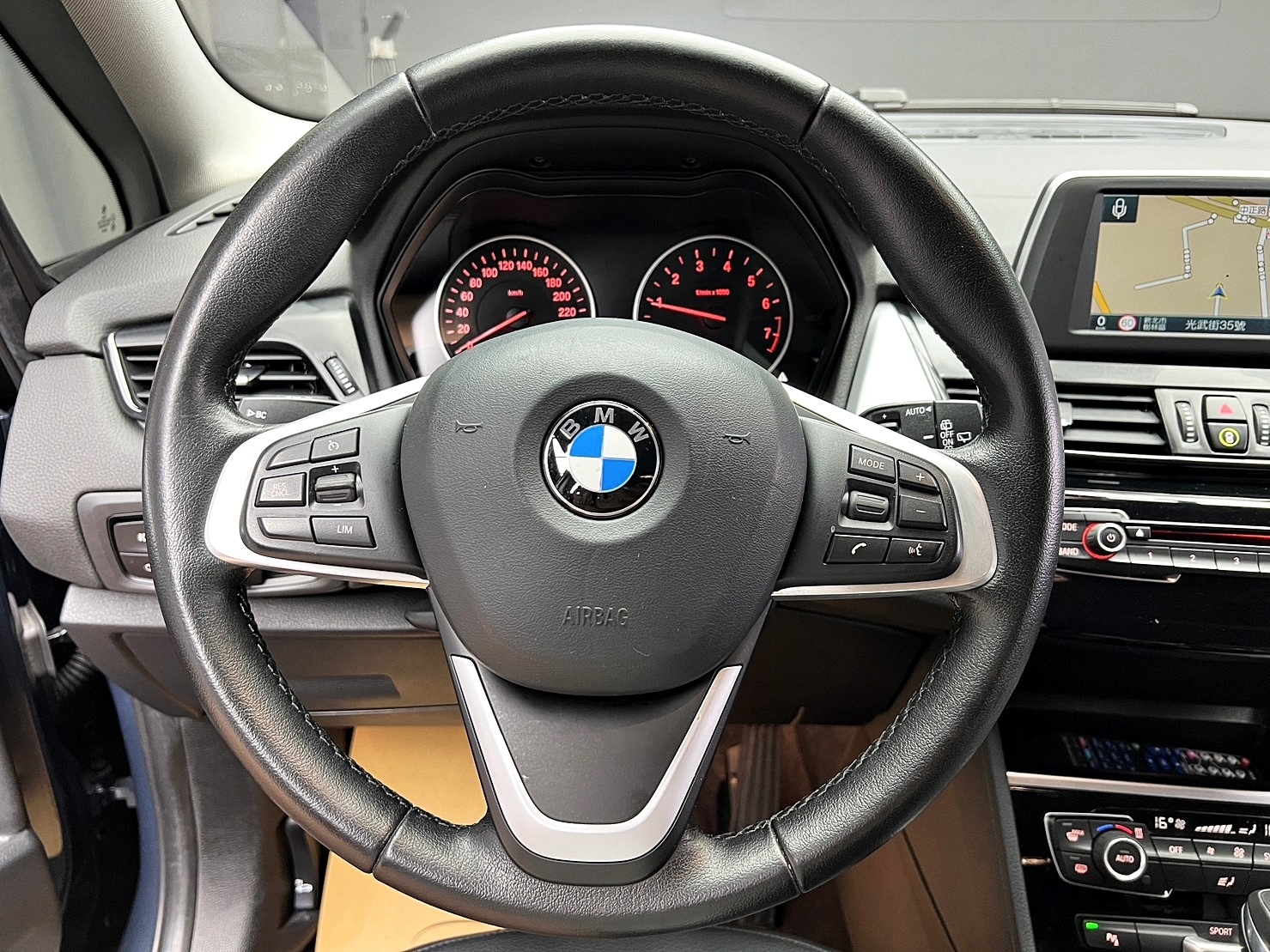 🔥2017 F46 BMW 218i GT 七人座 5AS 駕駛輔助 218GT 🔥136【 阿龍中古車 0968-691-205】★父親節特惠最後一天✔️饗食天堂餐券4張+✔️開運888紅包★  第5張相片