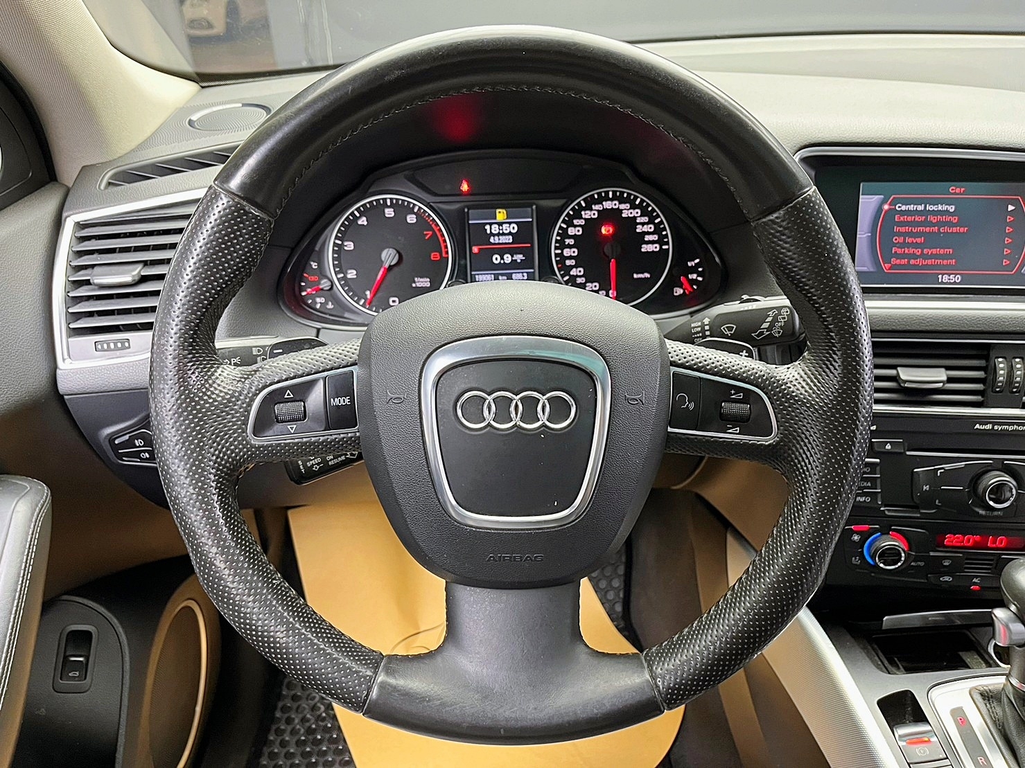 🔥 2012式 AUDI 奧迪 Q5 全景天窗 電尾門 B&O音響 🔥(125)【 阿龍中古車 0968-691-205】  第4張相片