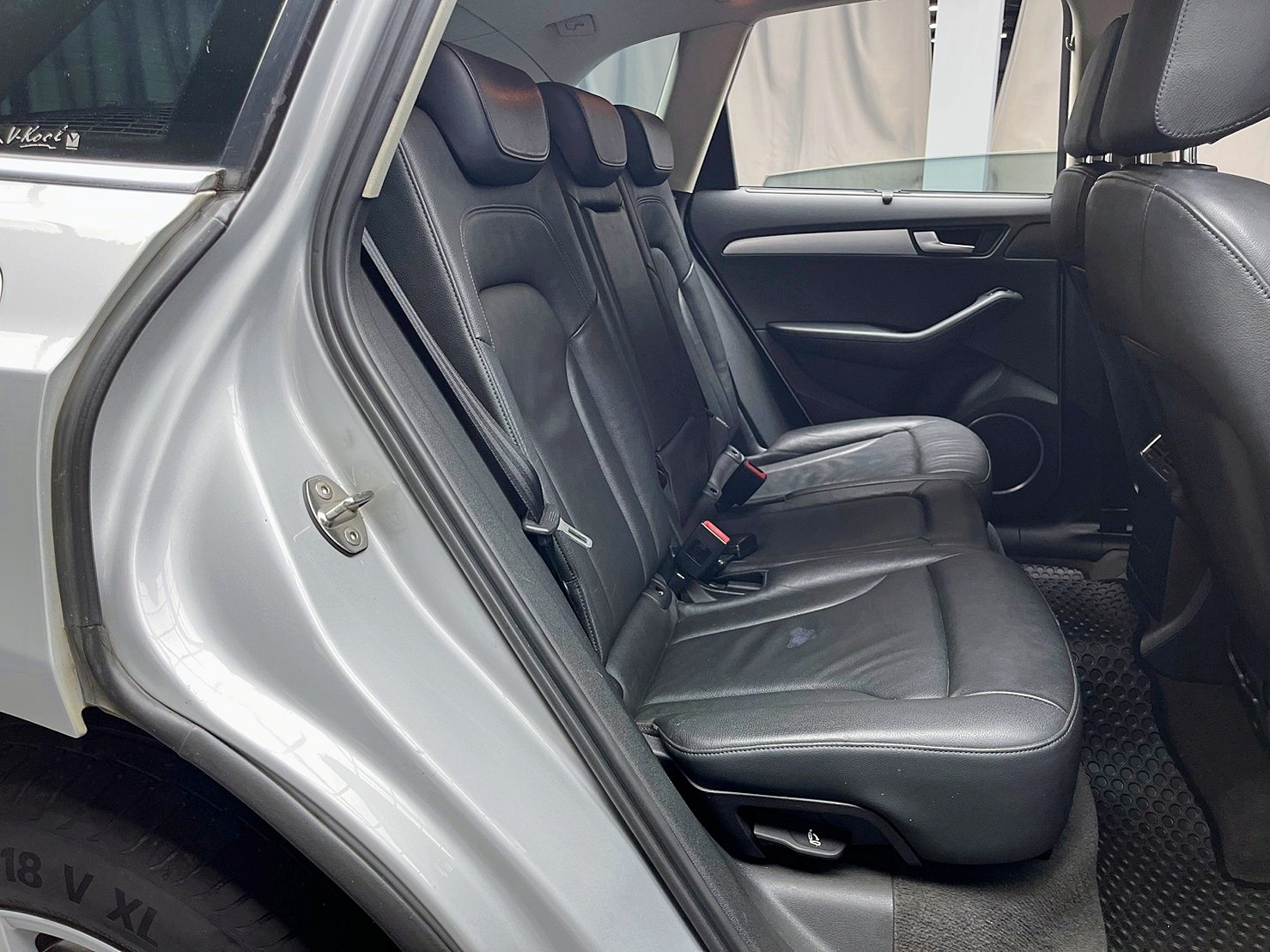 🔥 2012式 AUDI 奧迪 Q5 全景天窗 電尾門 B&O音響 🔥(125)【 阿龍中古車 0968-691-205】  第9張相片