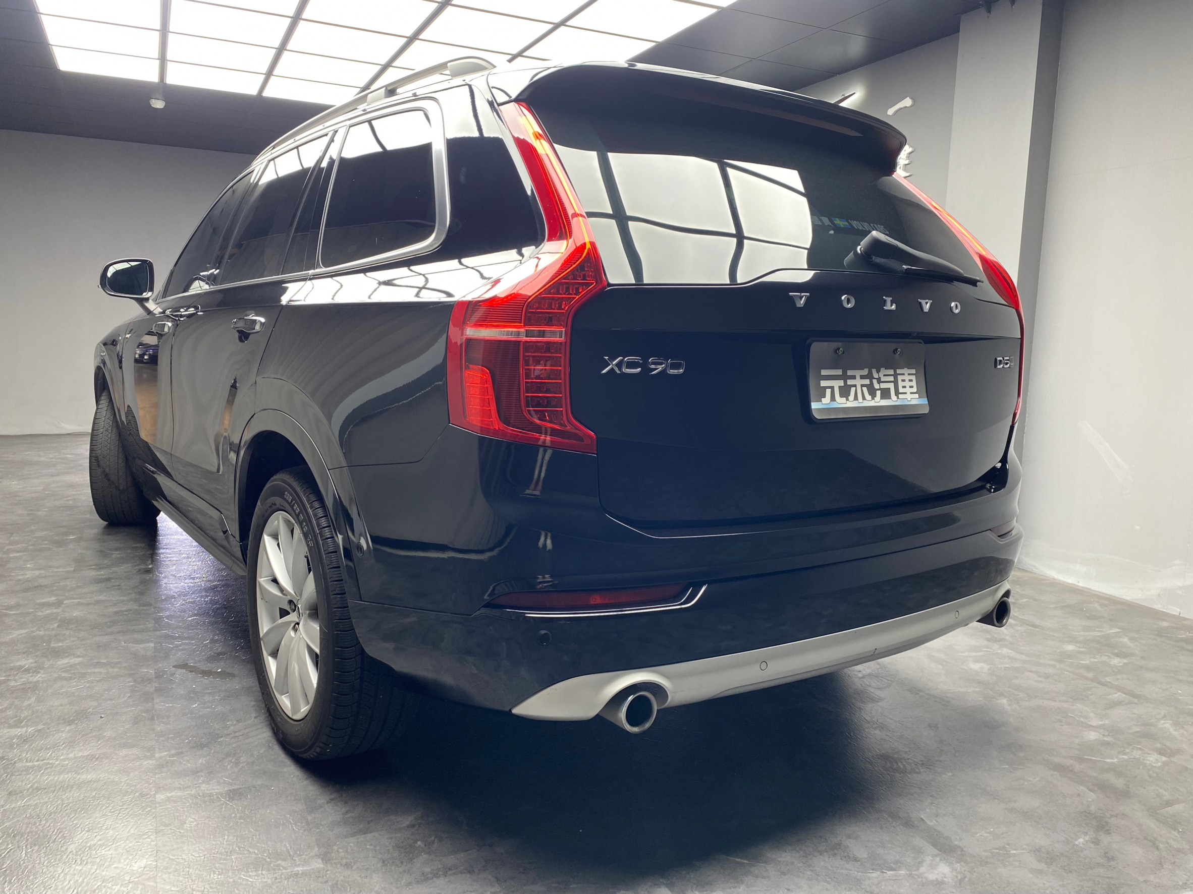 🔥2018 XC90 D5 Momentum 柴油 七人座 數位儀表 跟車 低里程 🔥(128)【 阿龍中古車 0968-691-205】  第9張相片