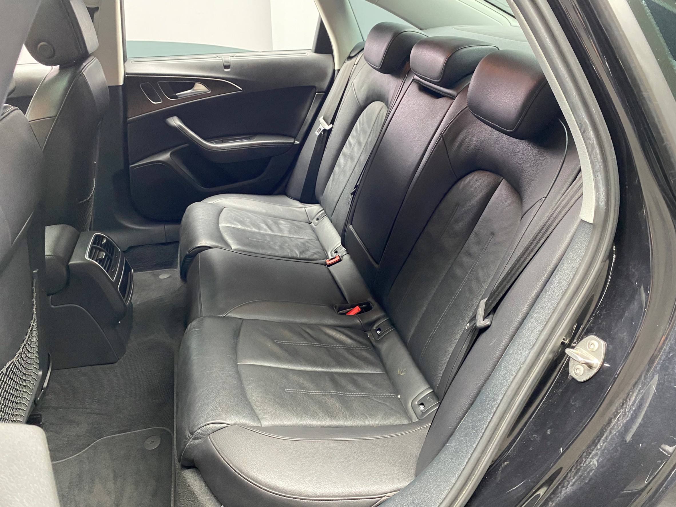 🔥2012 Audi 奧迪 A6 2.8 FSI V6自然進氣 好顧舒適🔥(133)【 阿龍中古車 0968-691-205】  第2張相片