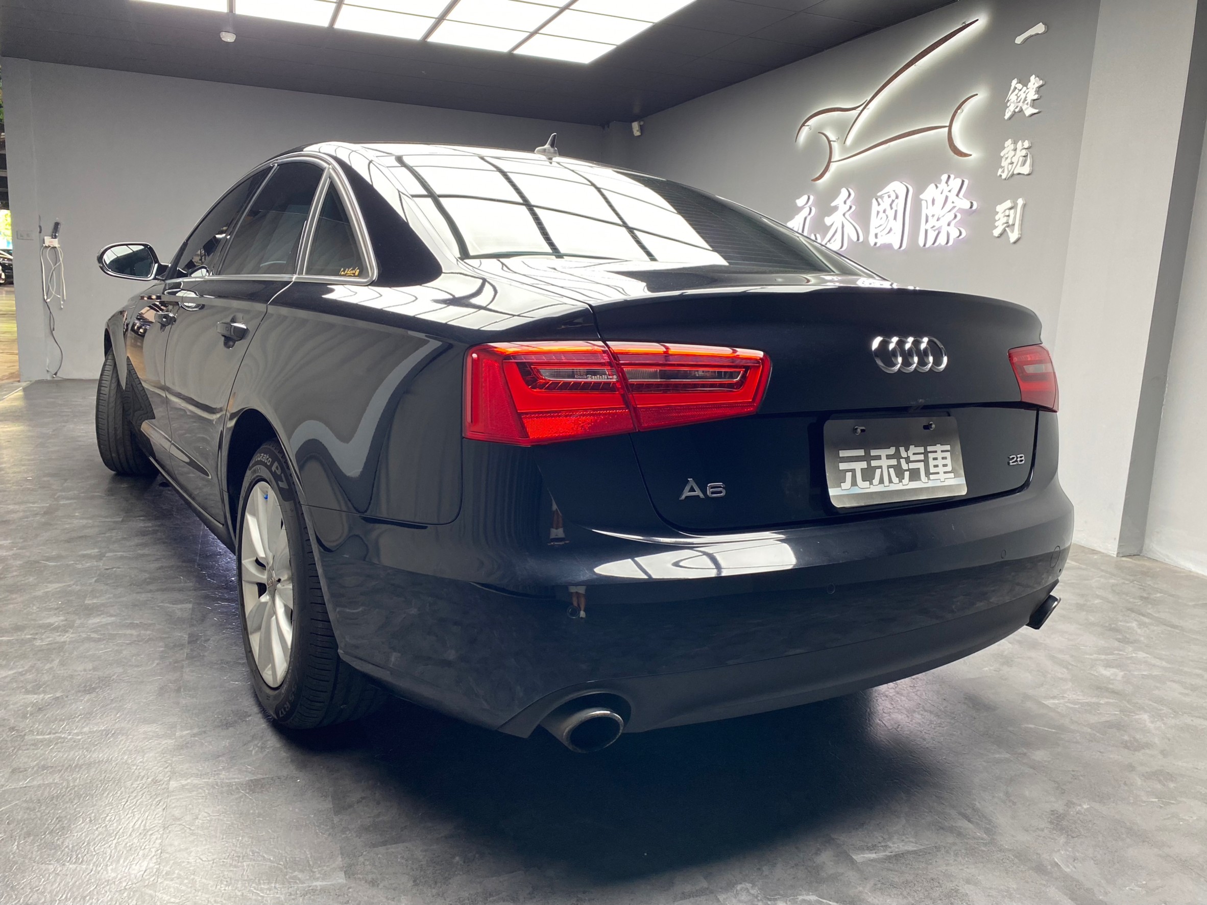 🔥2012 Audi 奧迪 A6 2.8 FSI V6自然進氣 好顧舒適🔥(133)【 阿龍中古車 0968-691-205】  第6張相片