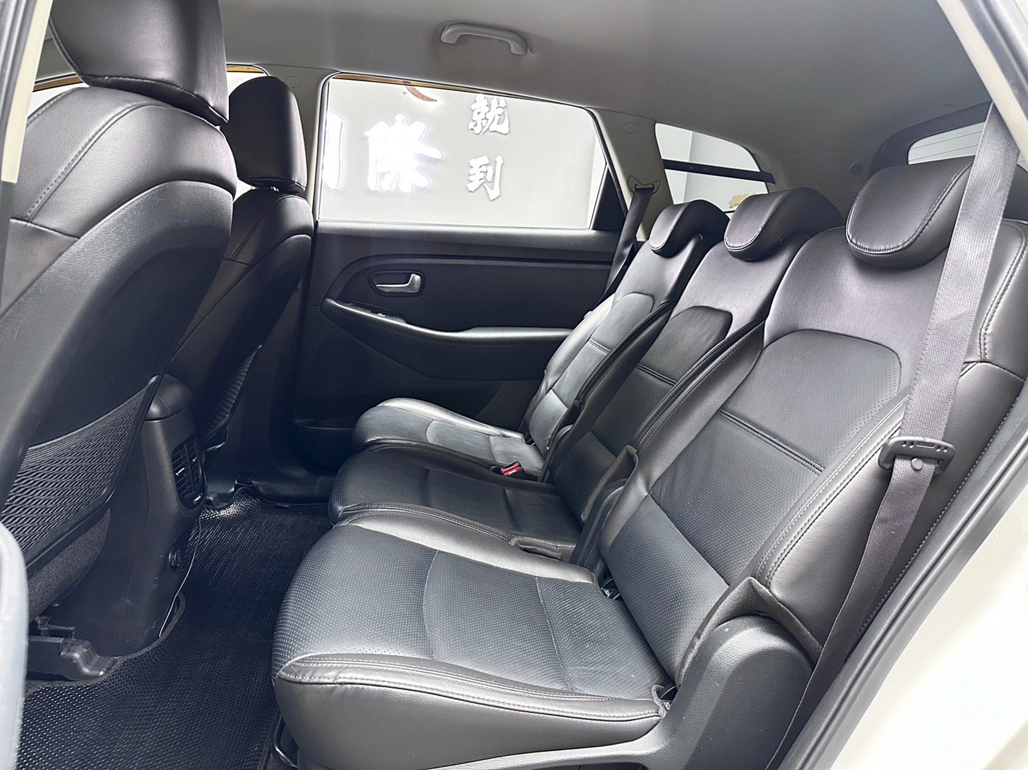 🔥2017 Kia 起亞 Carens CRDi 柴油 豪華版 改帥氣套件 🔥(145)【 阿龍中古車 0968-691-205】  第3張相片