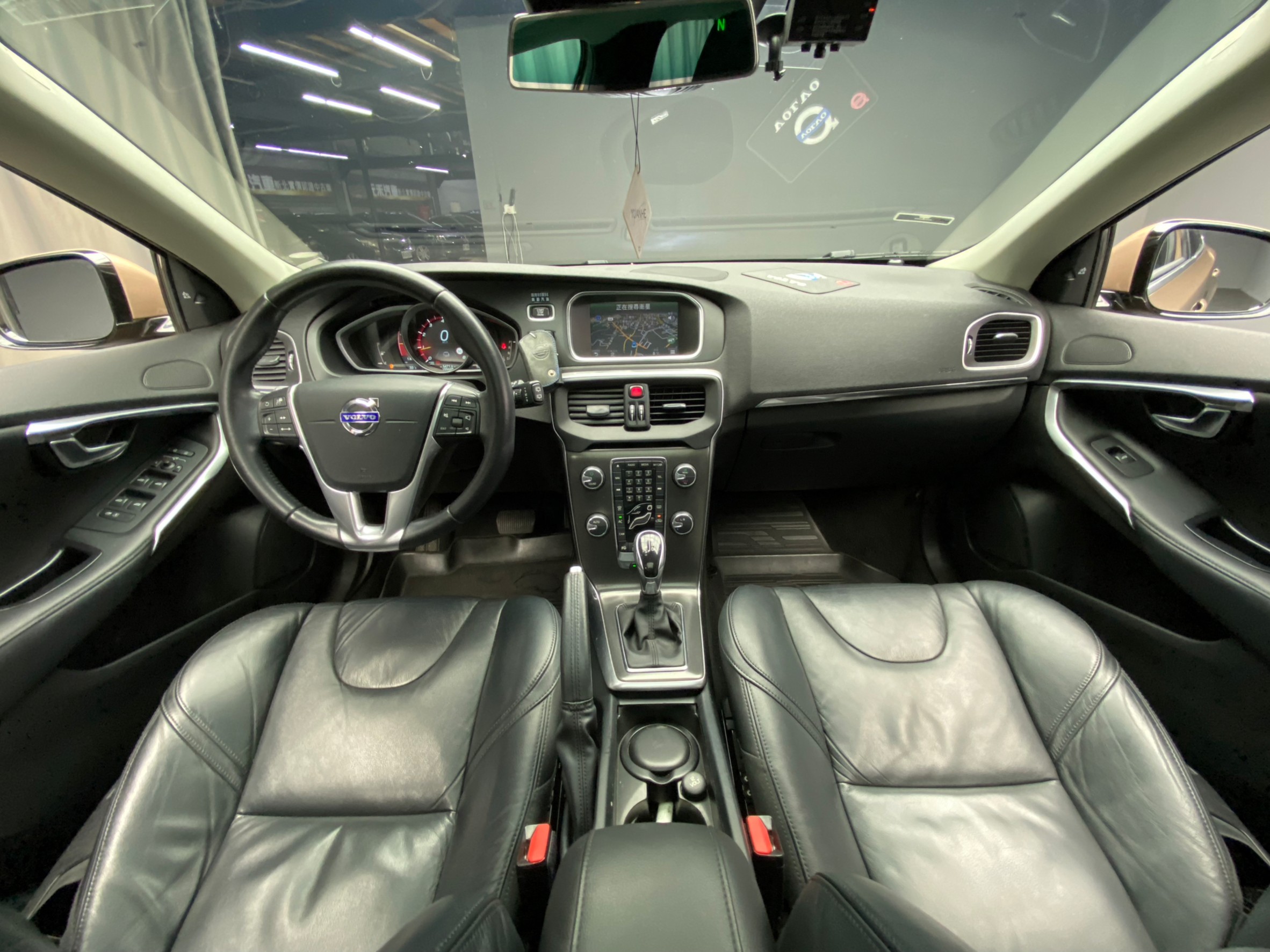 🔥2014式 Volvo V40 T4 旗艦版 ACC跟車 已更換變速箱 🔥(108)【 阿龍中古車 0968-691-205】  第3張相片