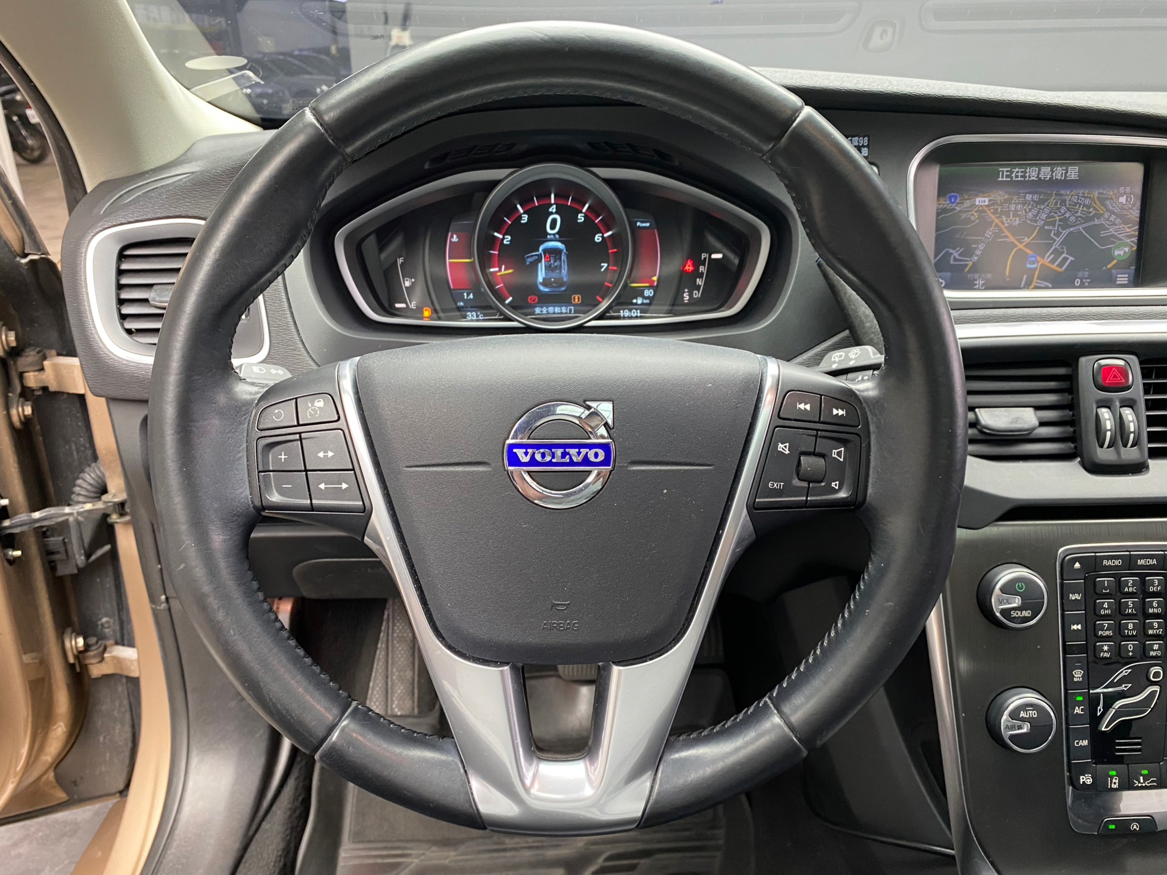 🔥2014式 Volvo V40 T4 旗艦版 ACC跟車 已更換變速箱 🔥(108)【 阿龍中古車 0968-691-205】  第4張相片