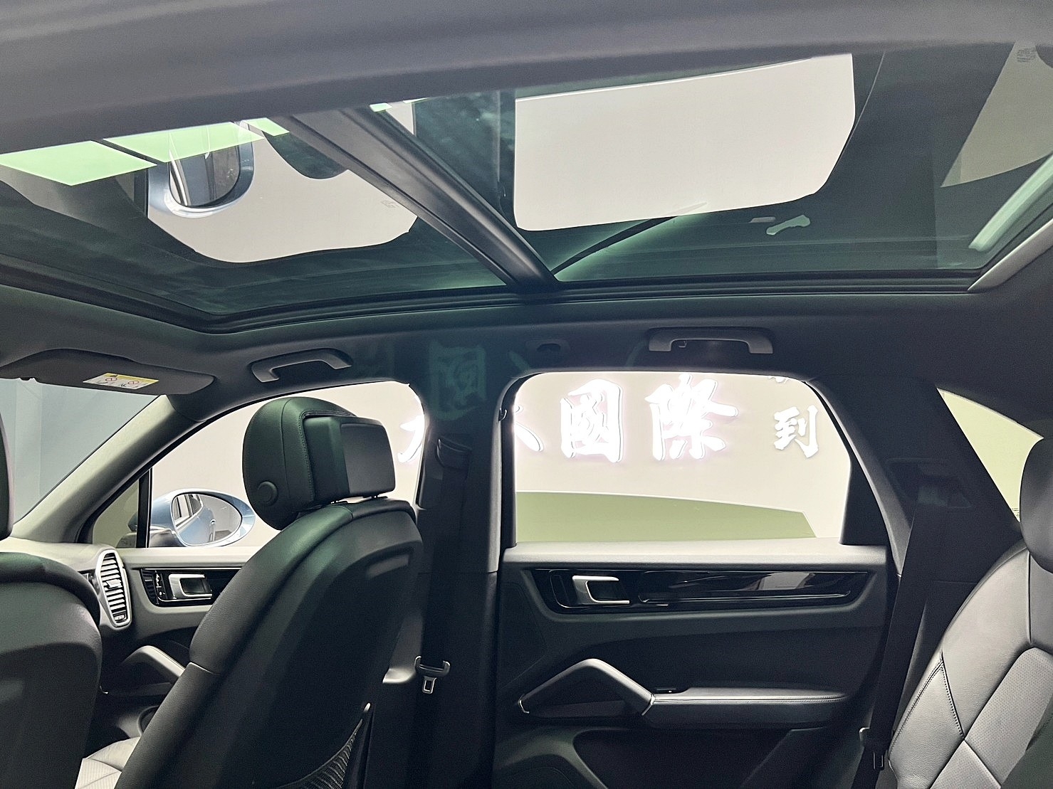 🔥2018 保時捷 凱燕 Porsche Cayenne V6環景 PDLS 動態照明 🔥(028)【 阿龍中古車 0968-691-205】  第5張相片