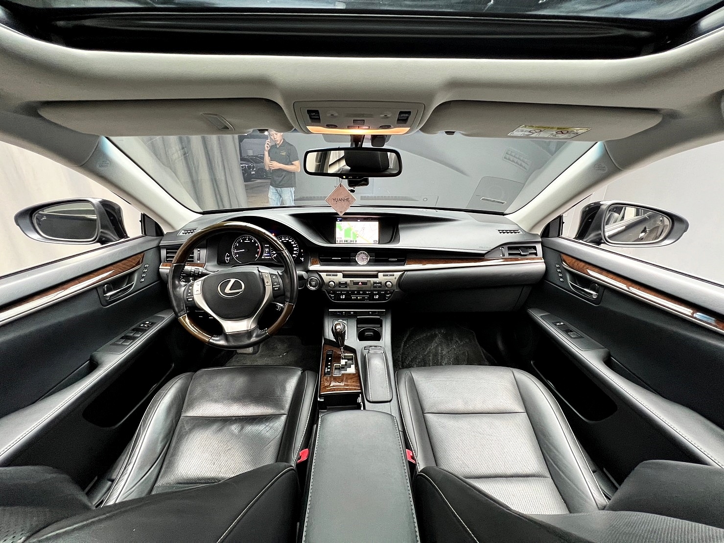 🔥2015 Lexus 第六代改款 ES350 旗艦版 V6 天窗 電動通風椅 🔥(158)【 阿龍中古車 0968-691-205】  第4張相片